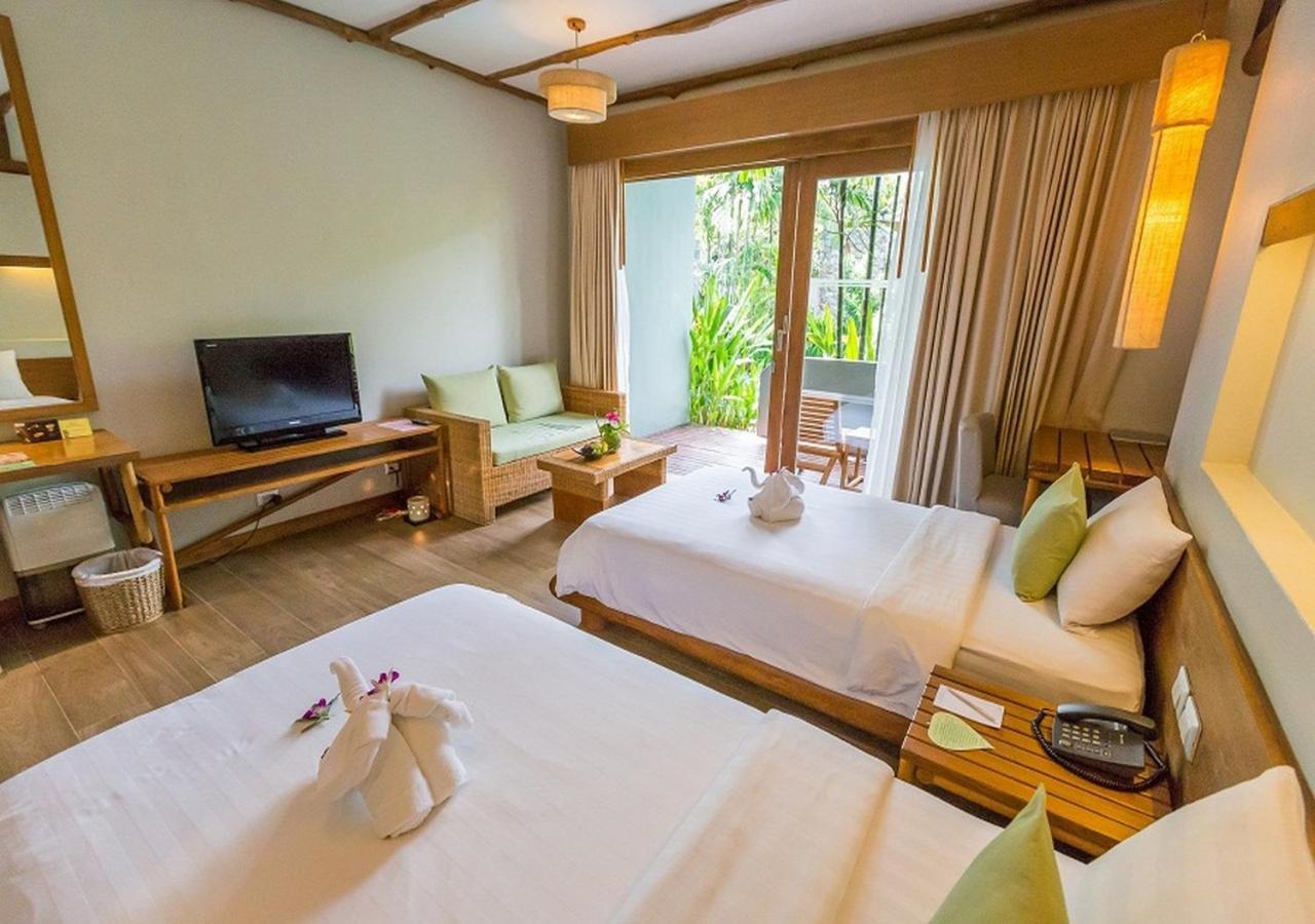 Deluxe Twin Room with Pool Access - Photo 1