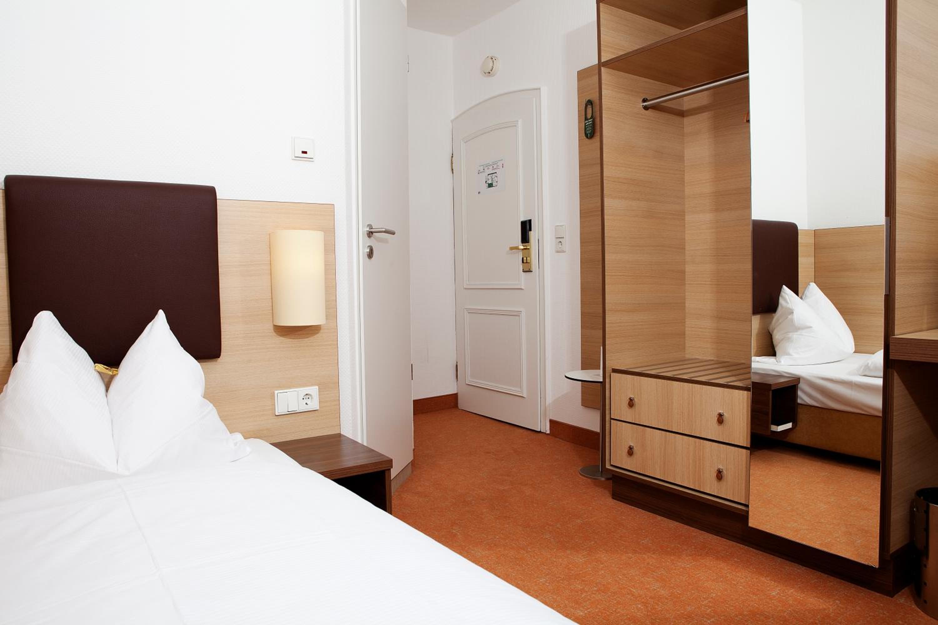 Classic Single Room - Photo 1