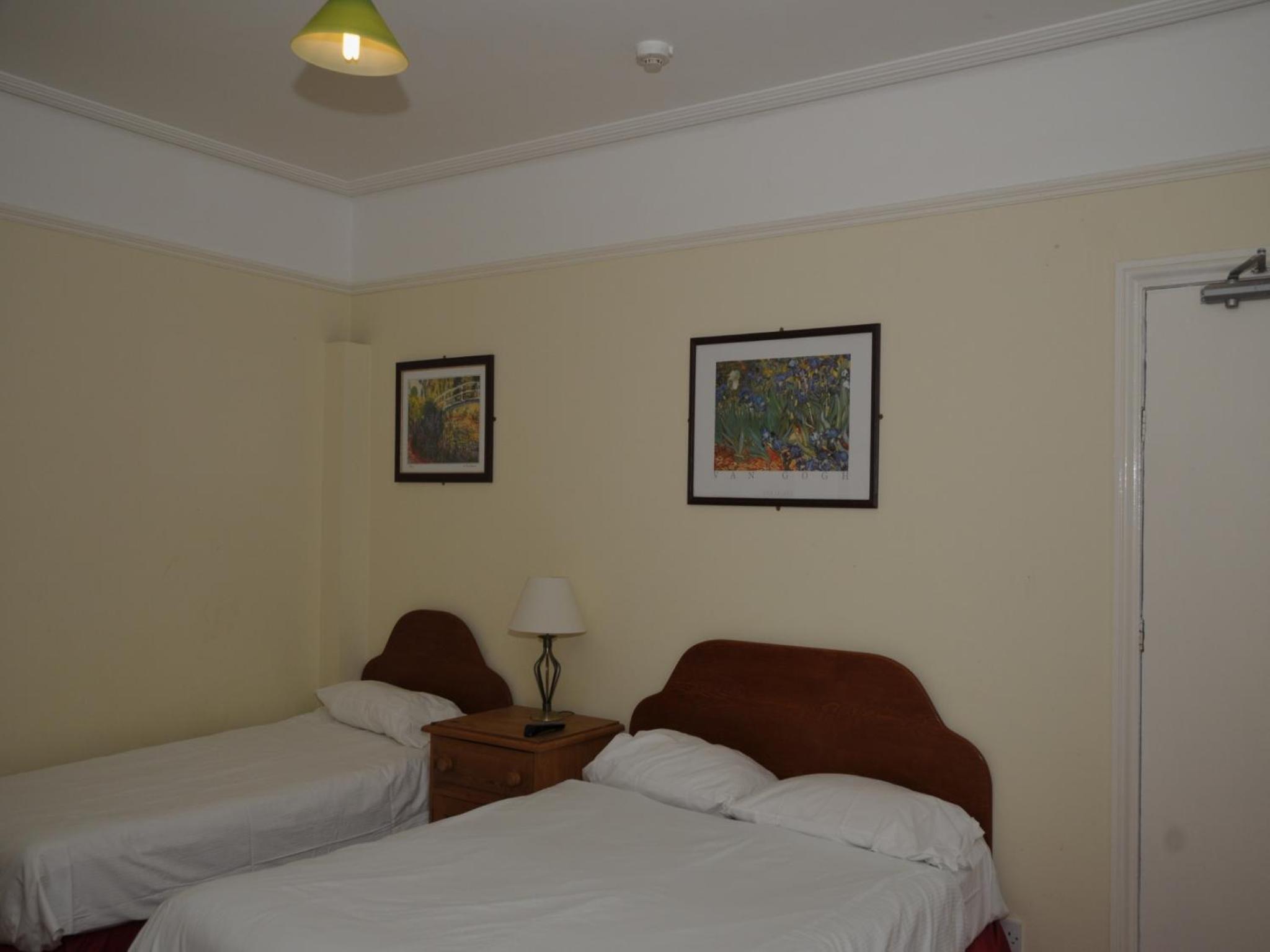 Family Room (2 Adults + 1 Child) photo 1