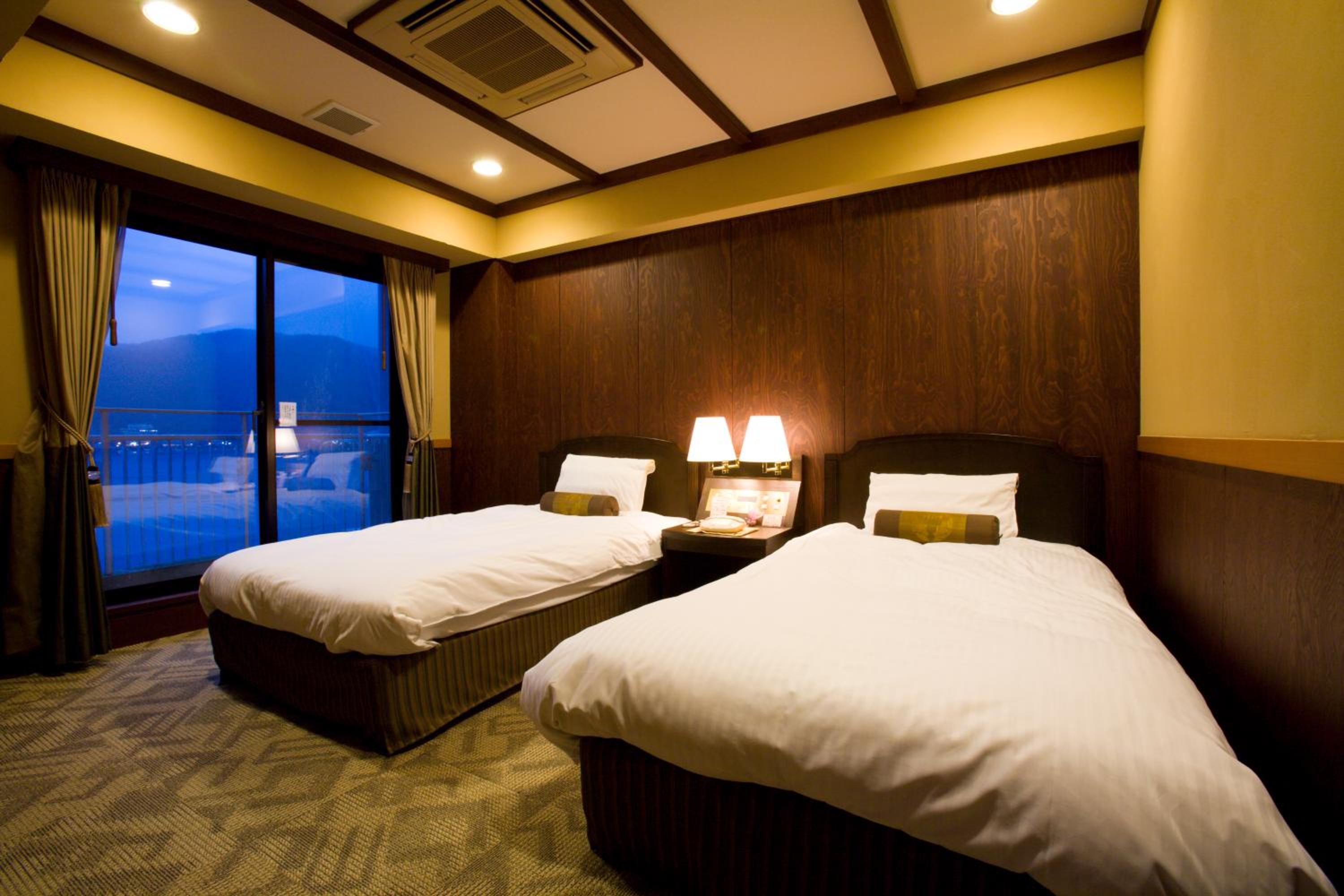 Suite with Open-Air Bath - Non-Smoking - East Building thumbnail 5
