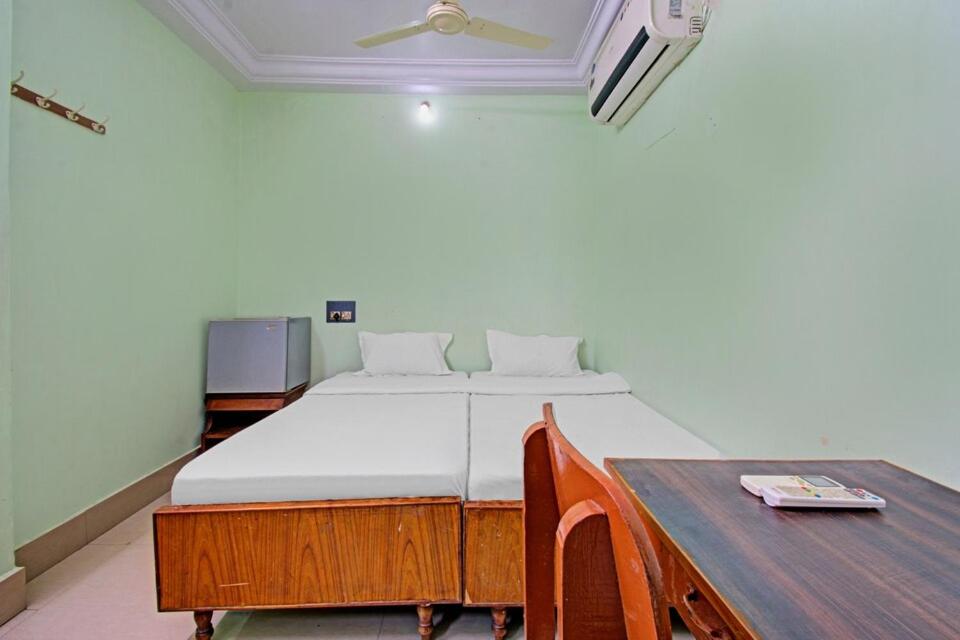 Deluxe Double Room (2 Adults + 1 Child) photo 1