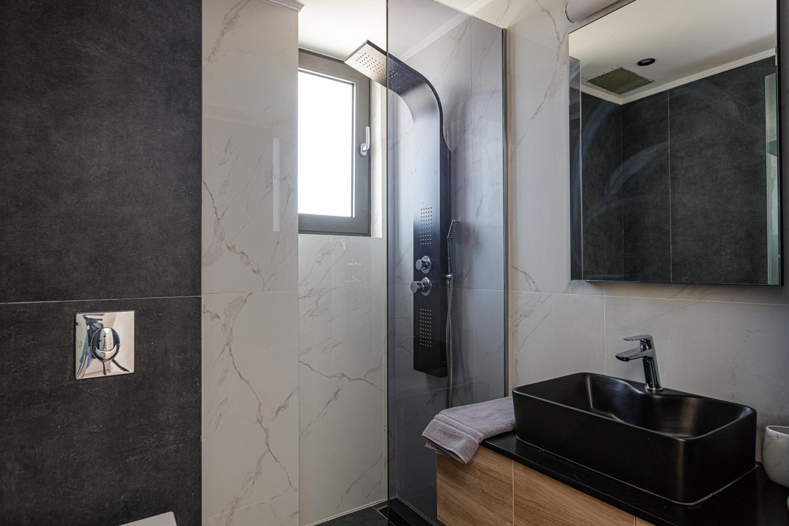 Suite - Photo 6