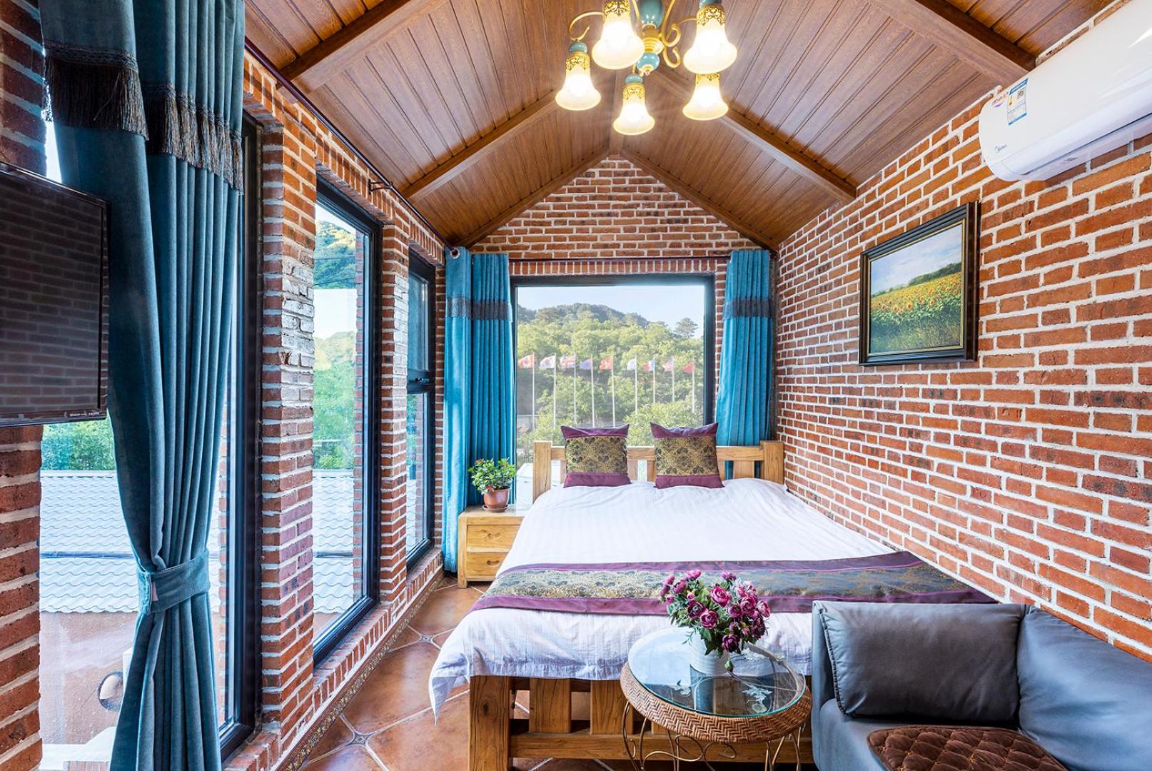 King Room with Mountain View