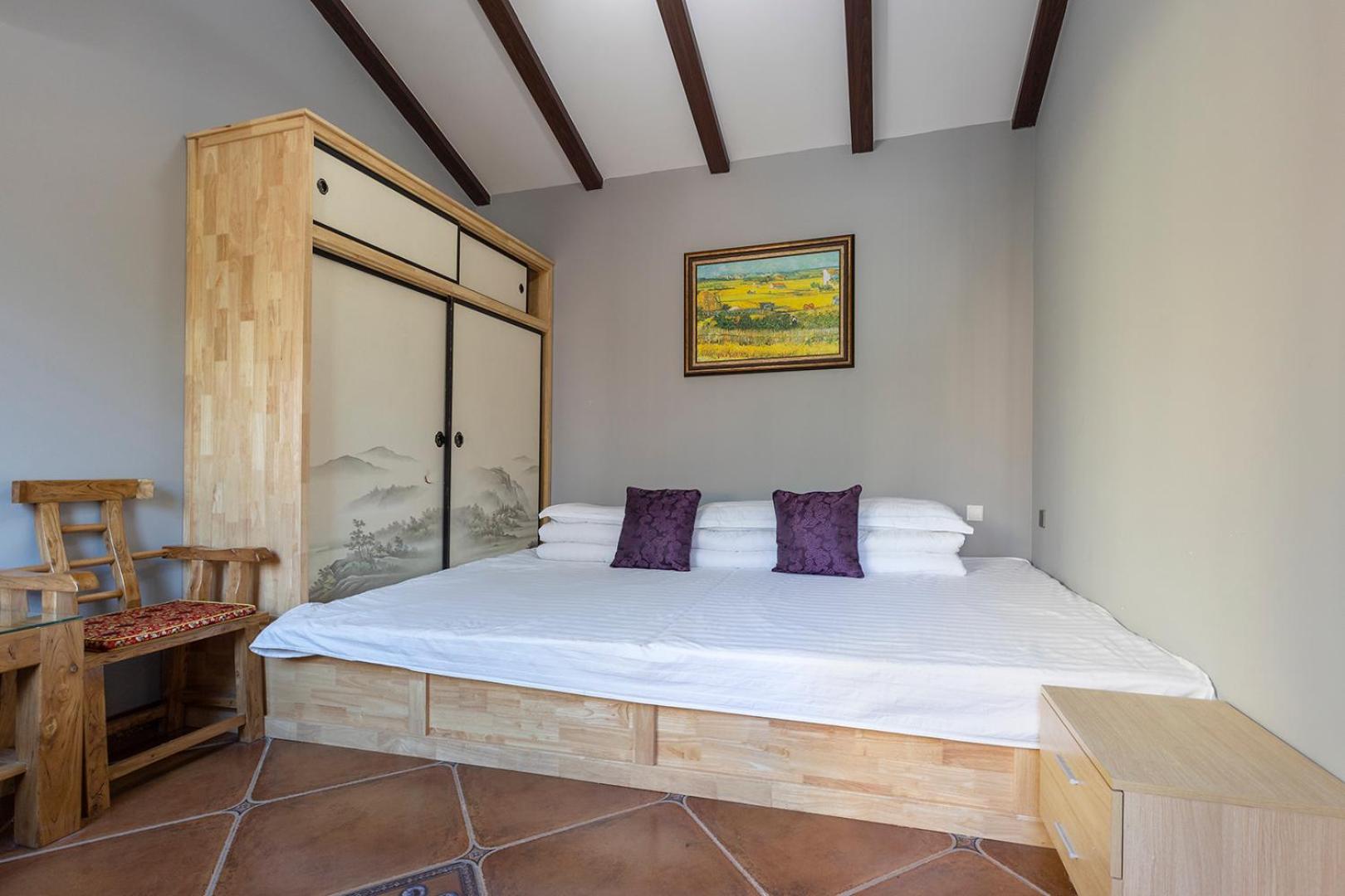Deluxe King Room