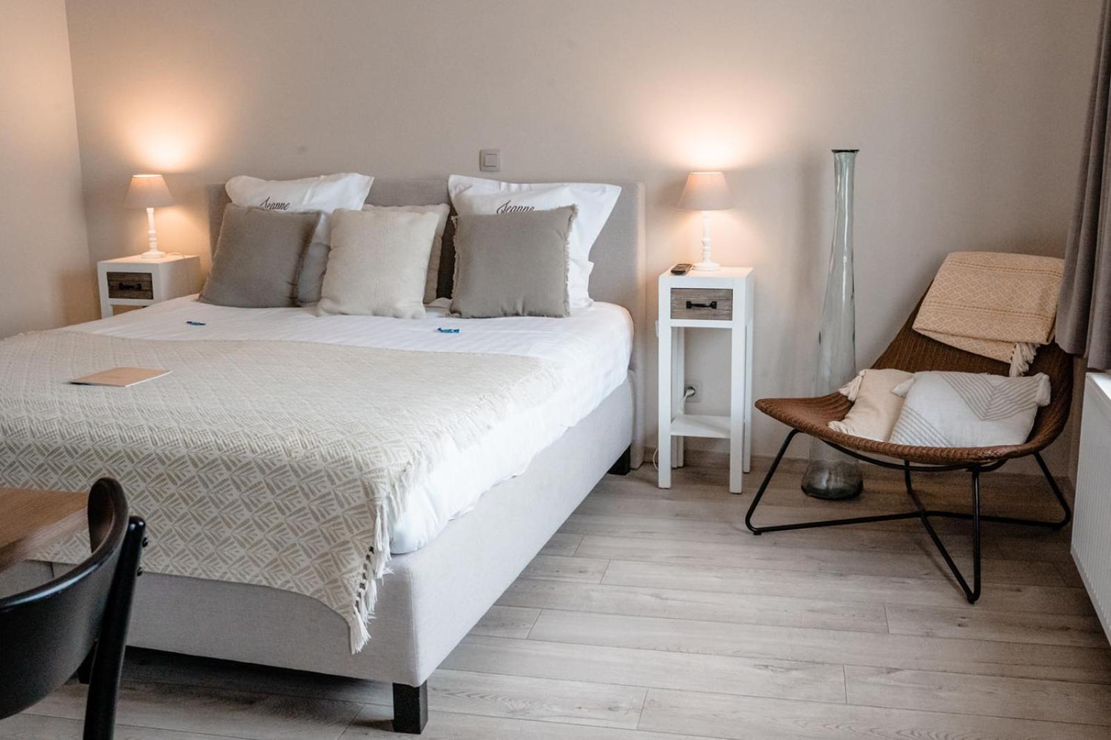 Deluxe Double Room with Bath photo 1