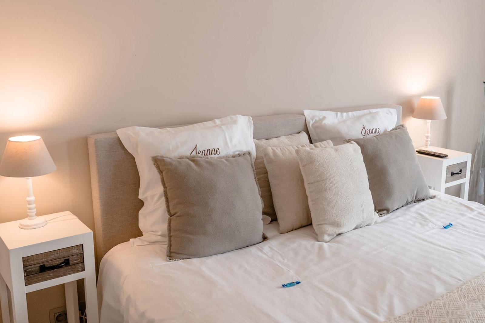 Deluxe Double Room with Bath photo 2
