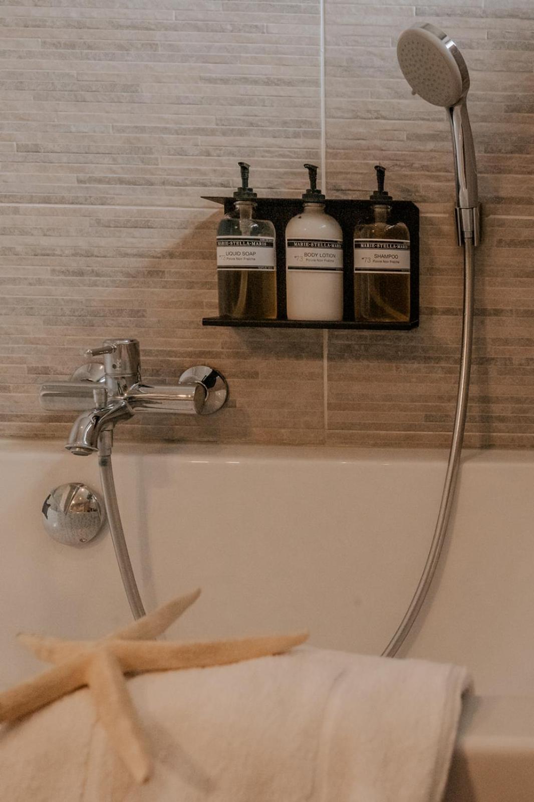 Deluxe Double Room with Bath photo 3