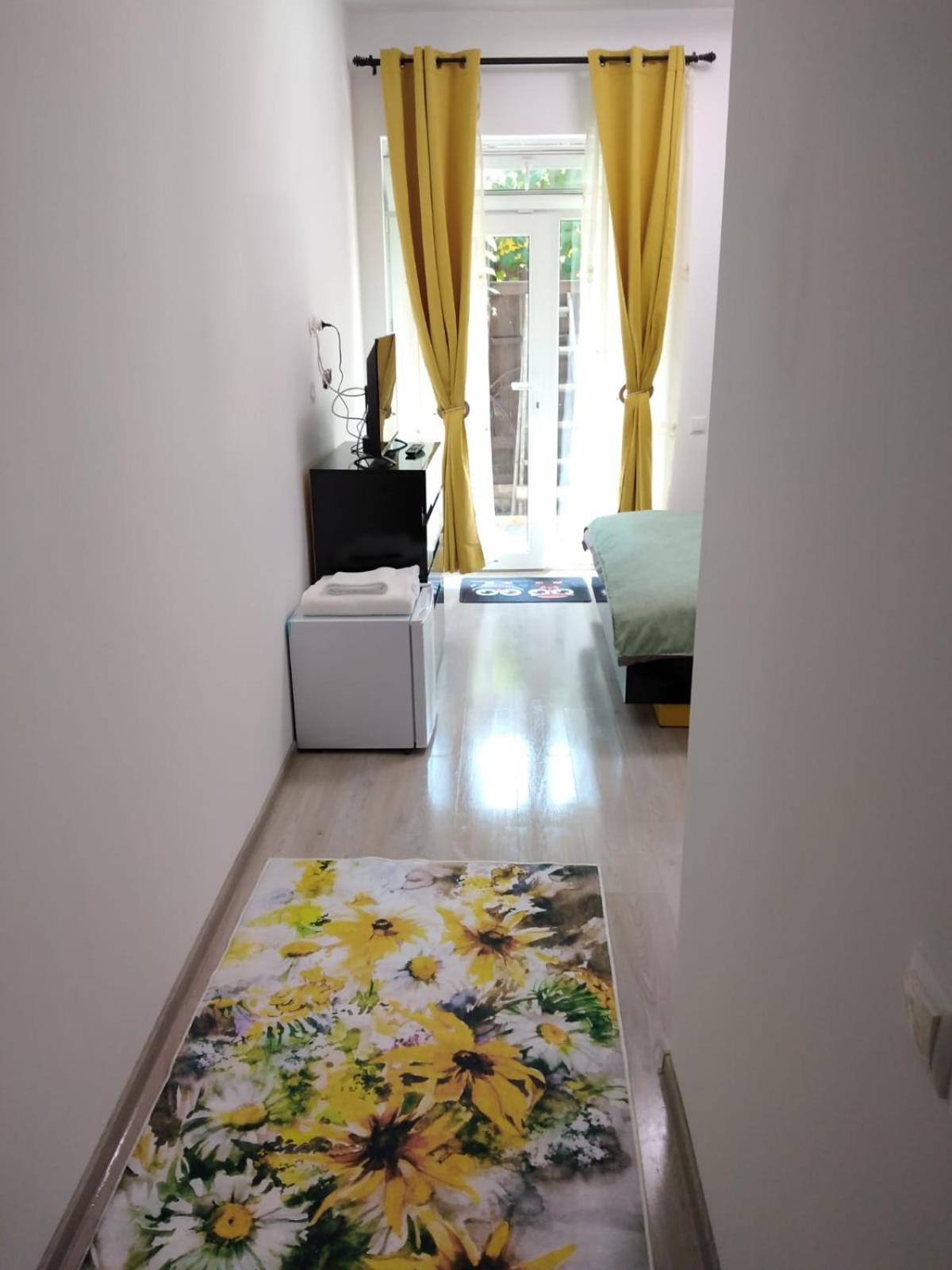 Budget Double Room - Photo 5