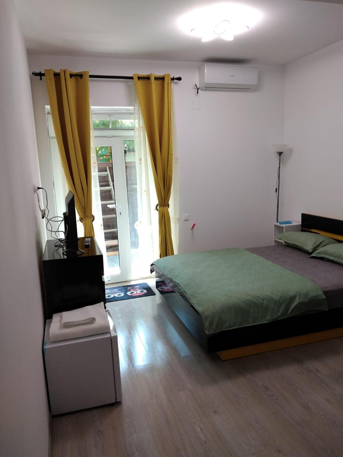 Budget Double Room - Photo 1