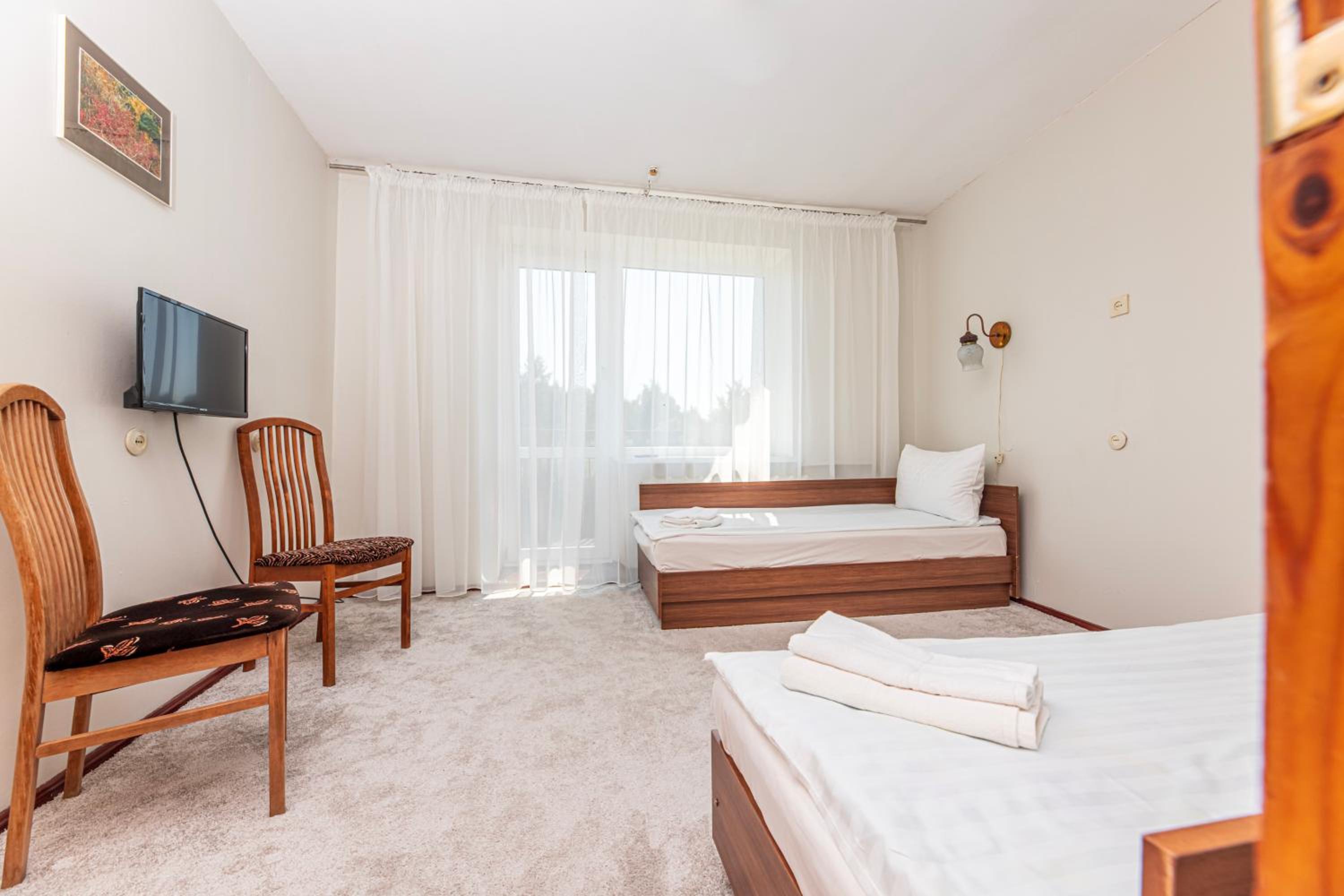 Double or Twin Room - Photo 3
