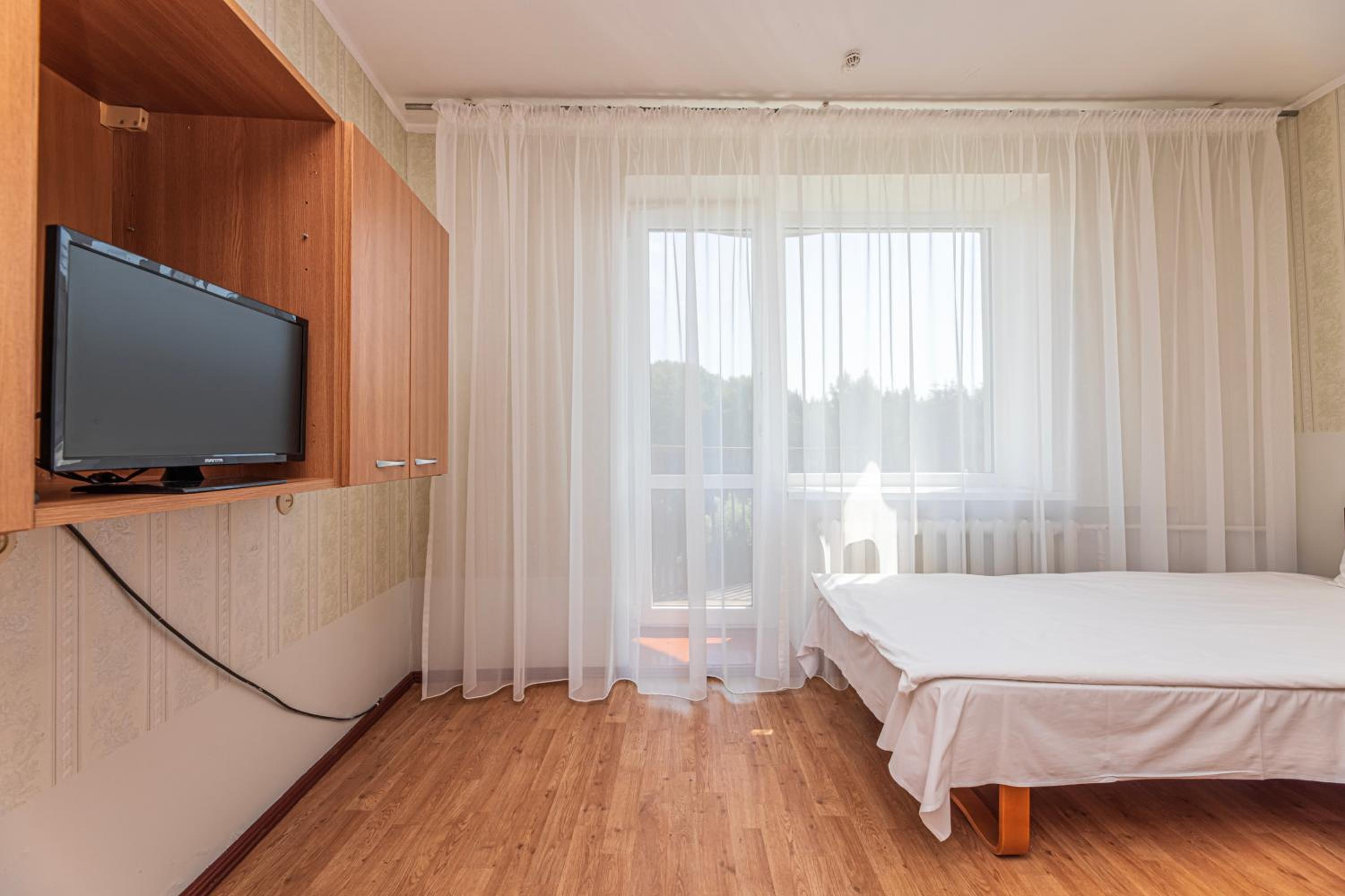 Double or Twin Room - Photo 11
