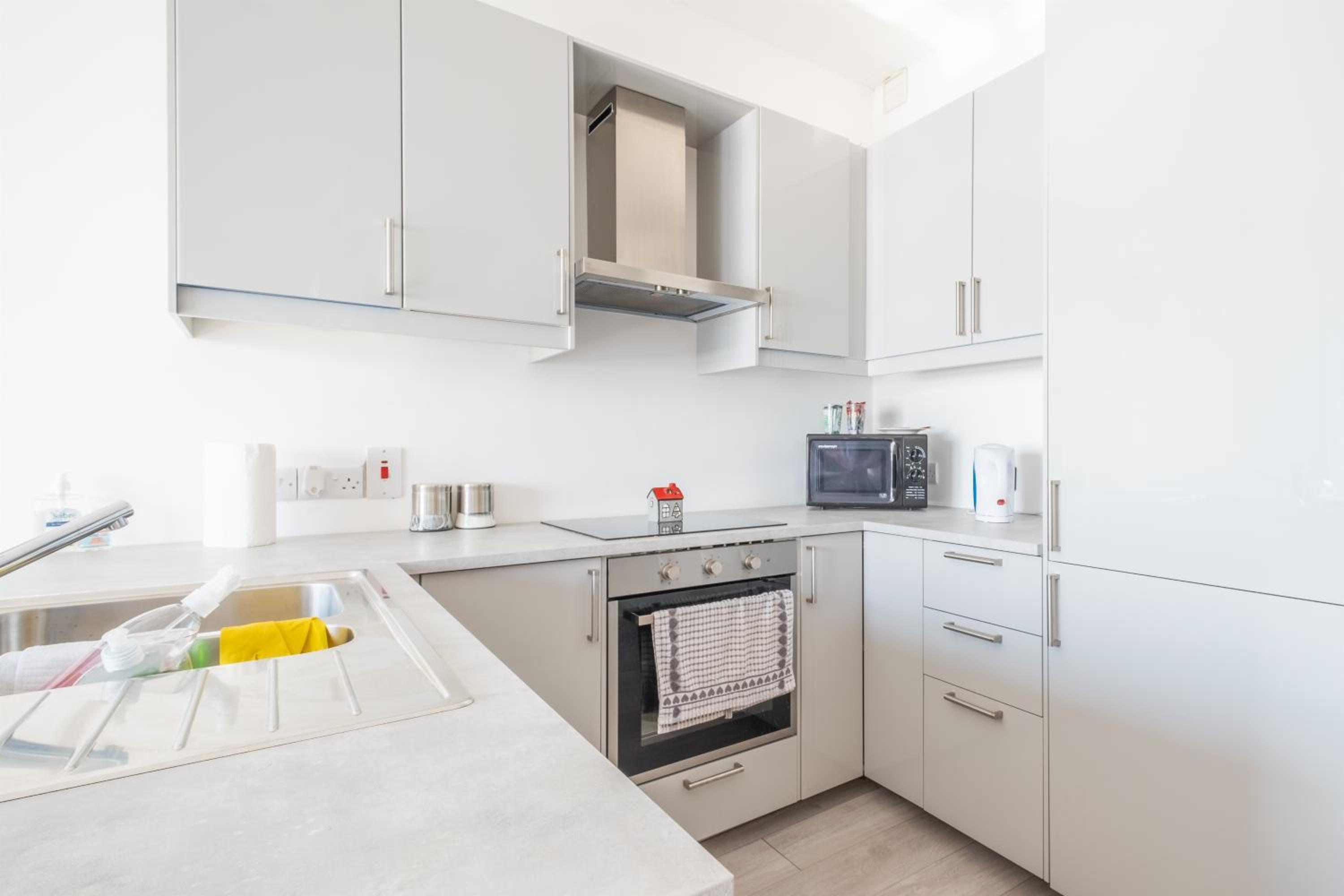 Two-Bedroom Apartment - Photo 4