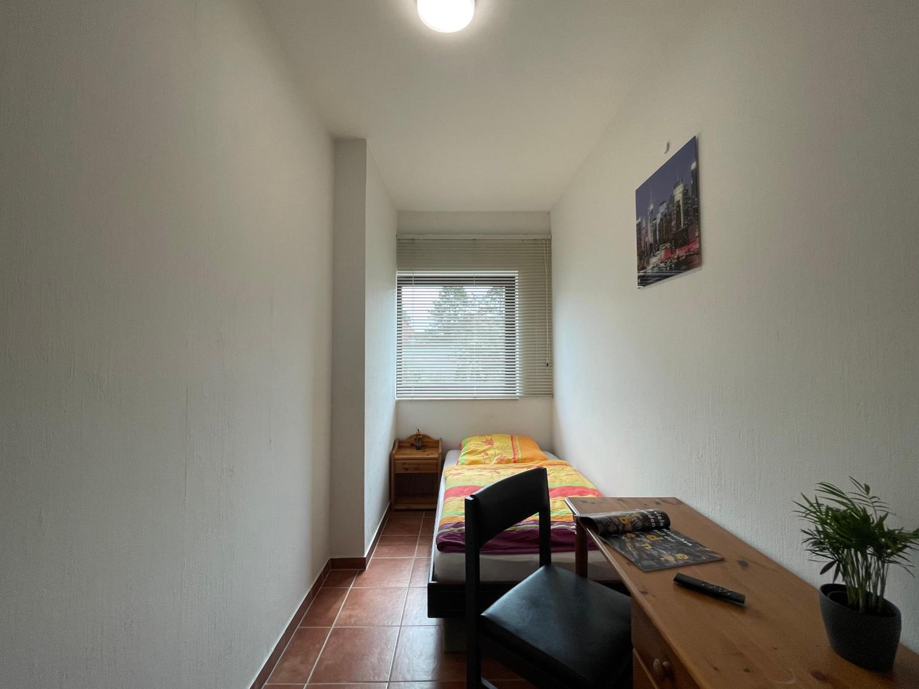 Single Room With Shared Bathroom photo 2