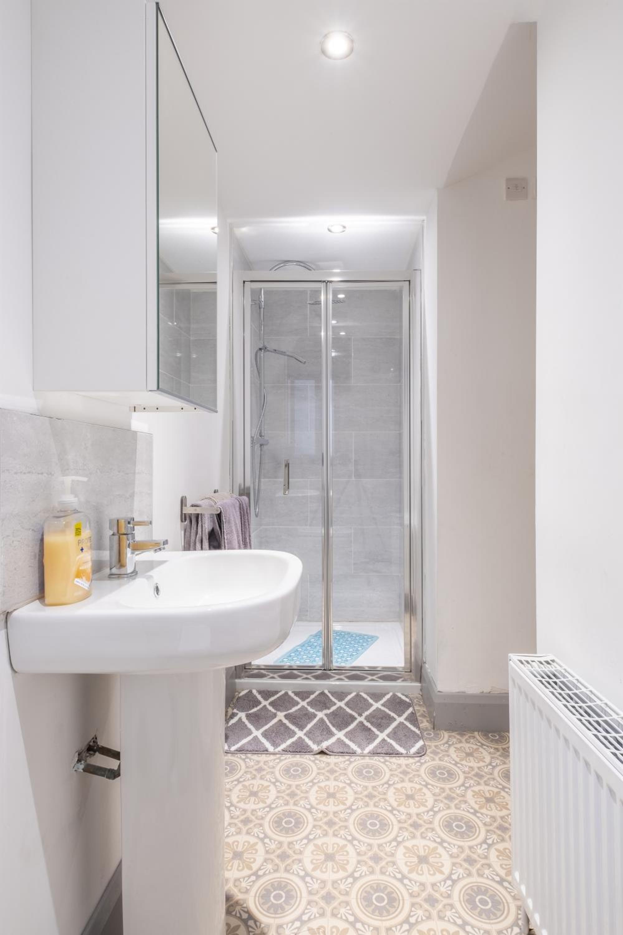 Two-Bedroom Apartment - Photo 8
