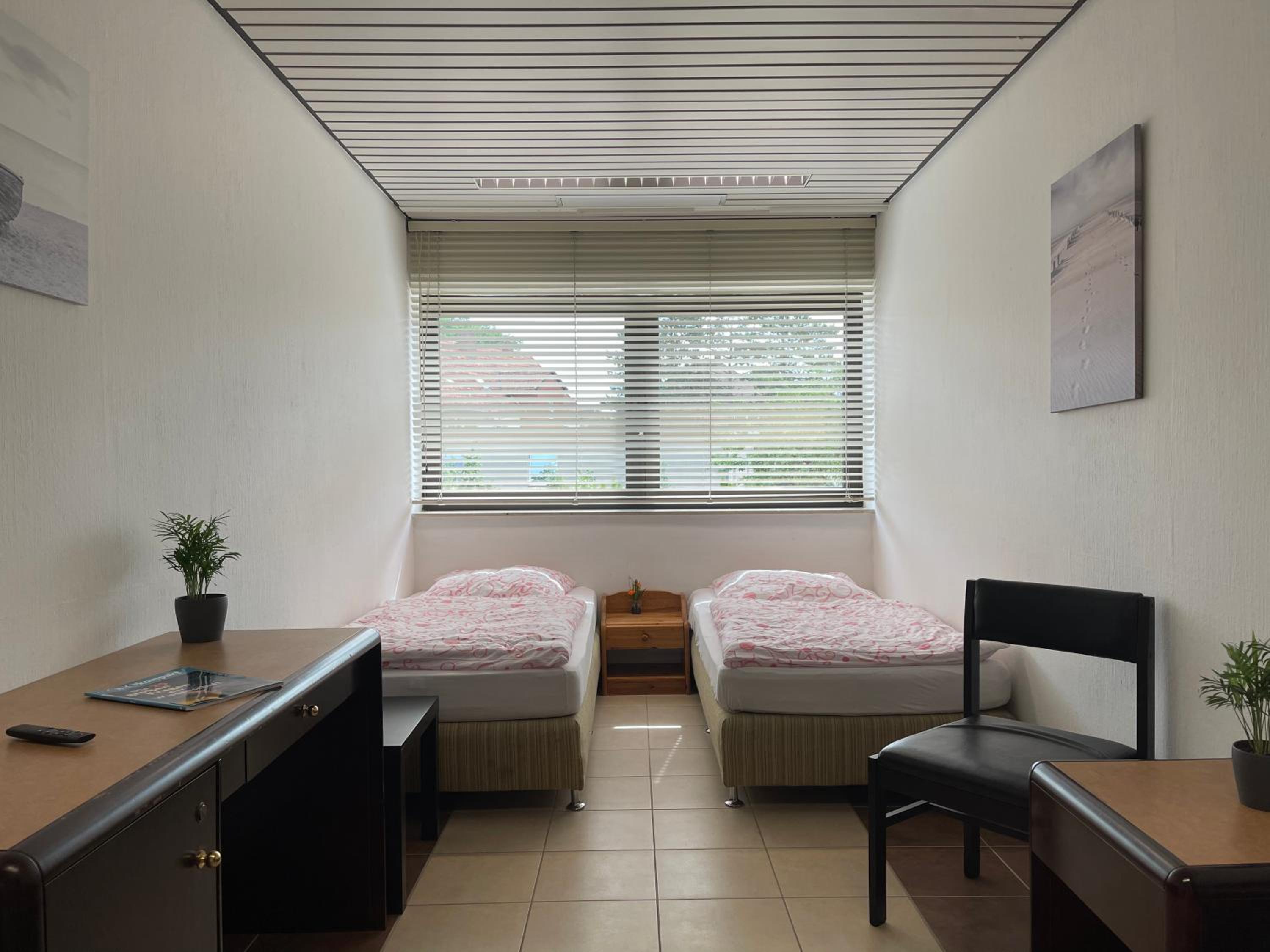 Twin Room With Shared Bathroom photo 3