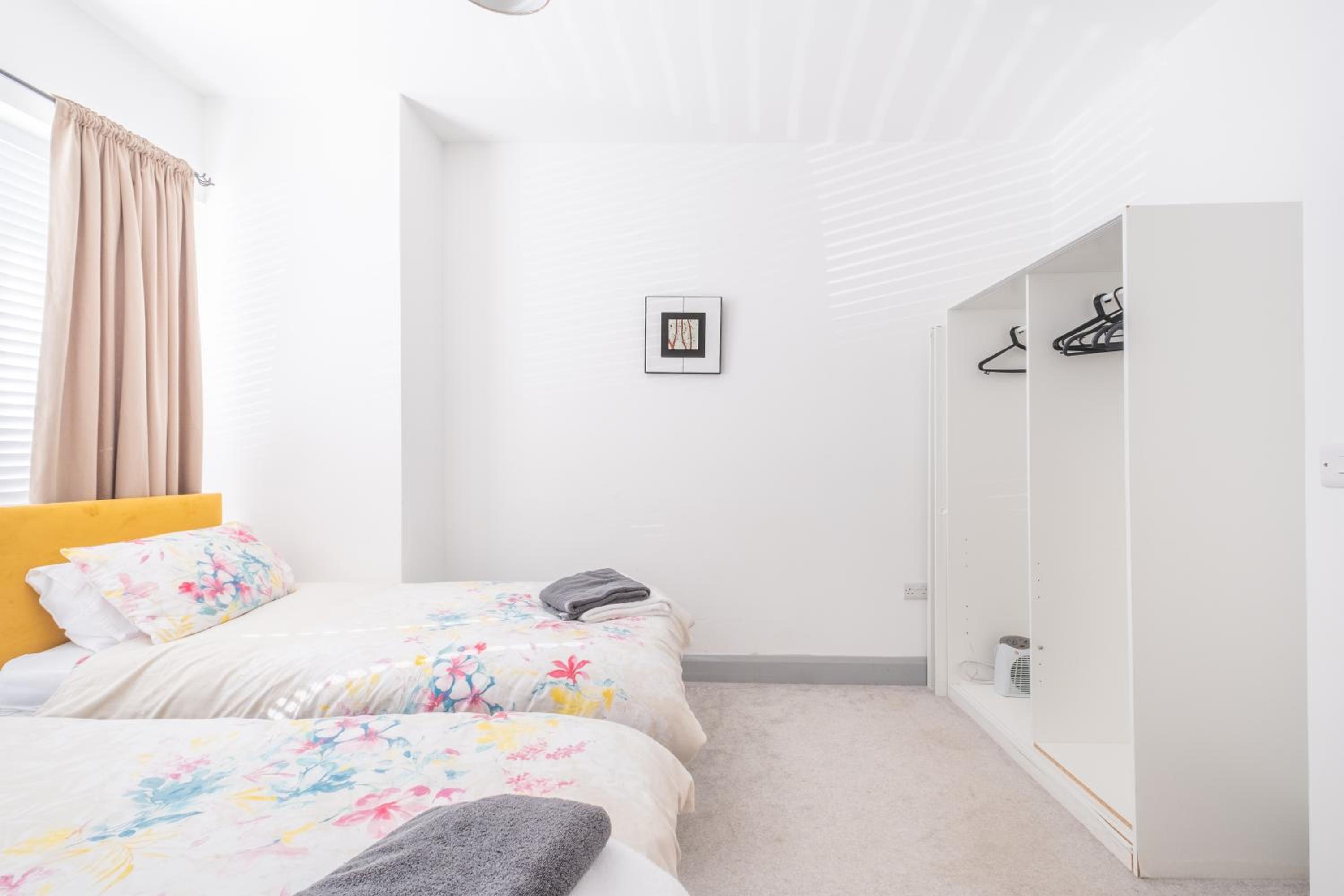 Two-Bedroom Apartment - Photo 11