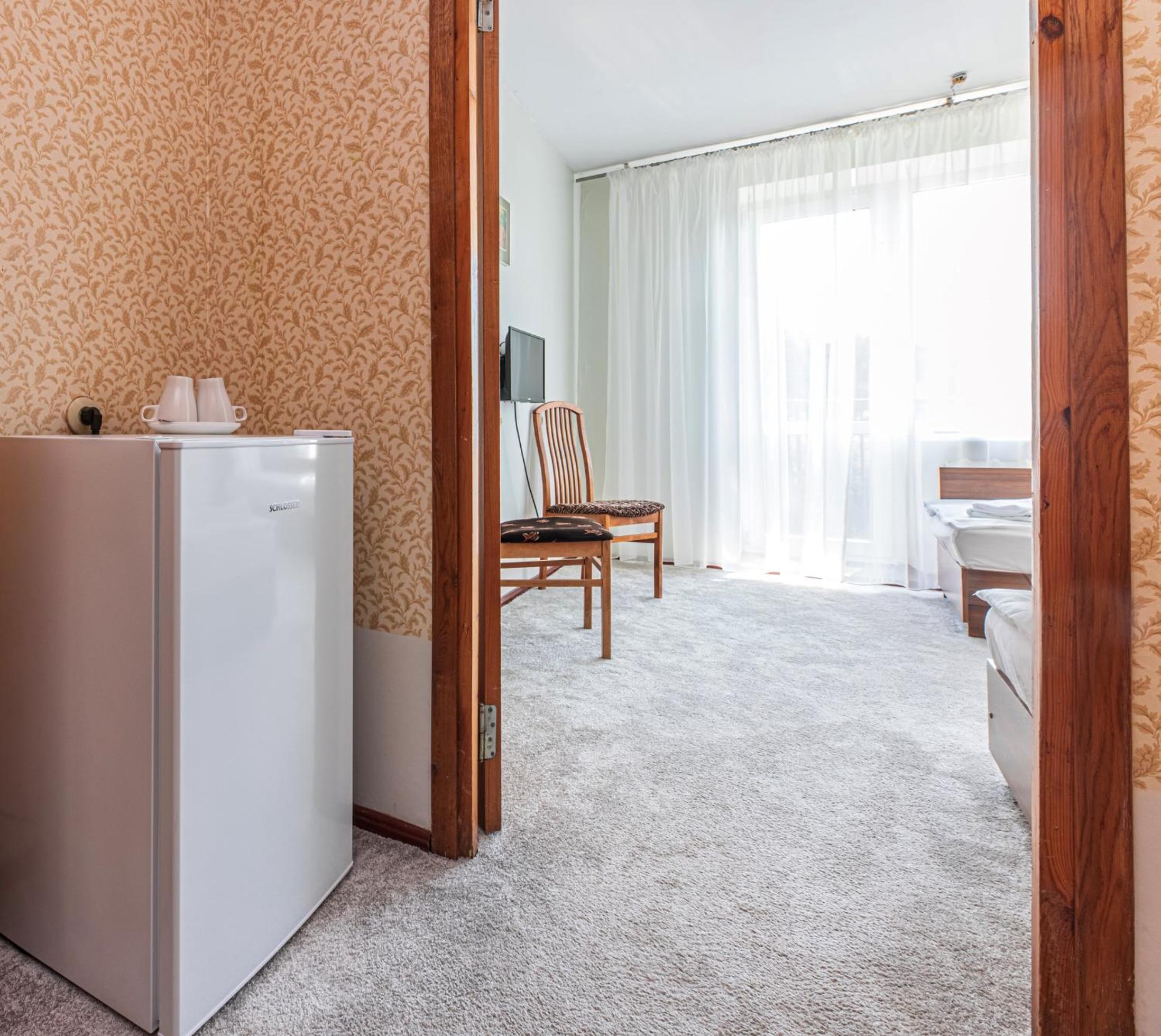 Double or Twin Room - Photo 7