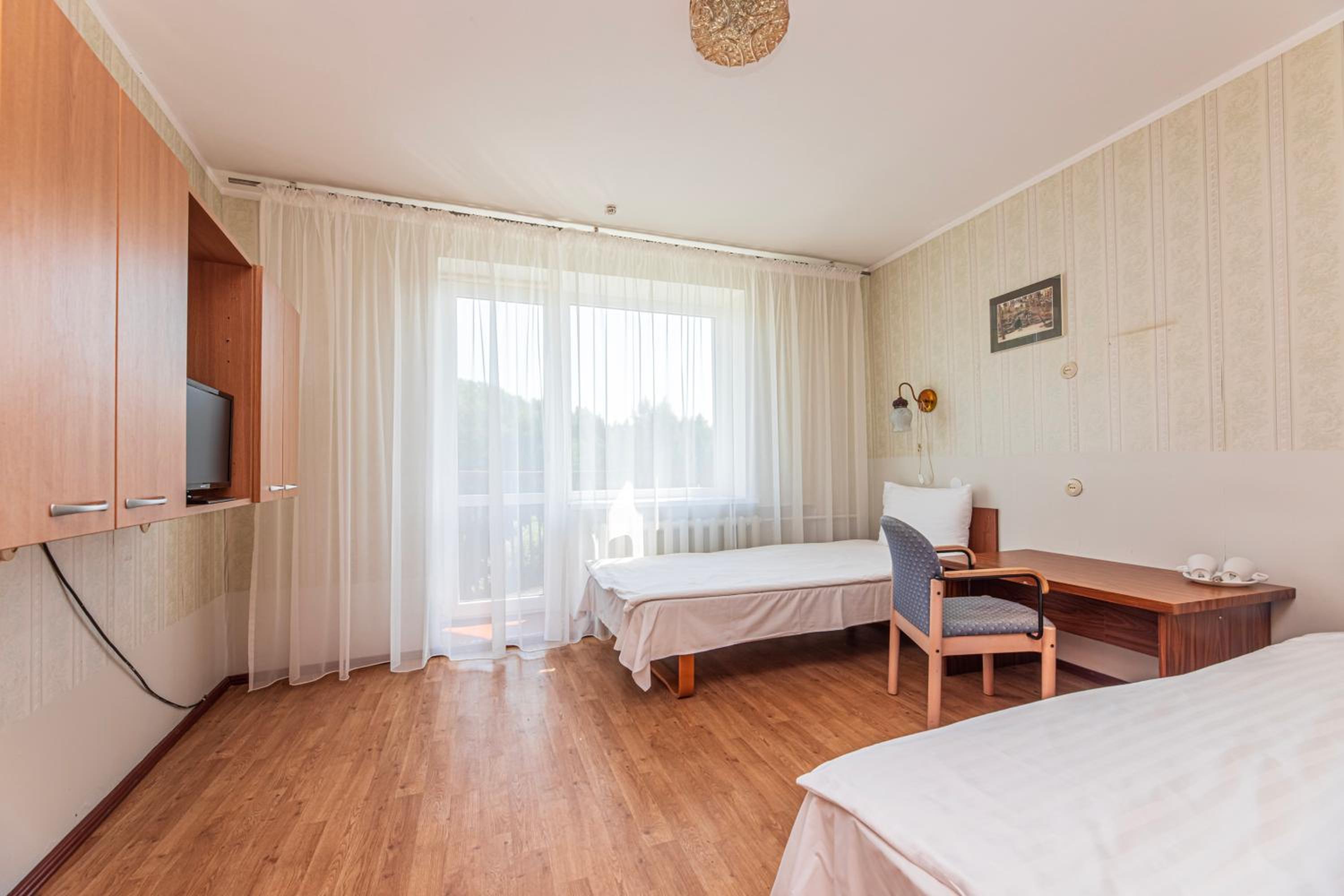 Double or Twin Room - Photo 13