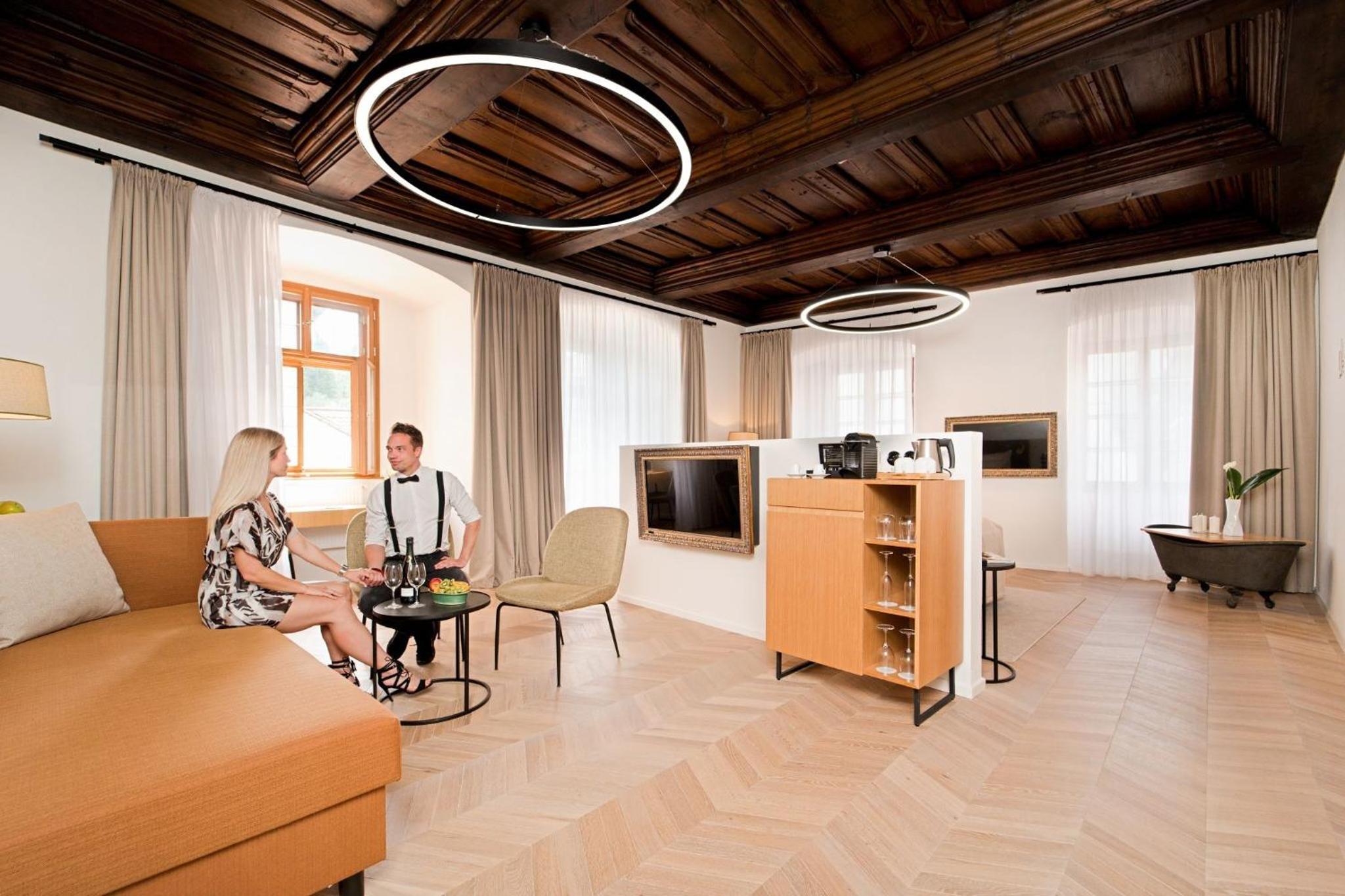 Deluxe Suite - Photo 7