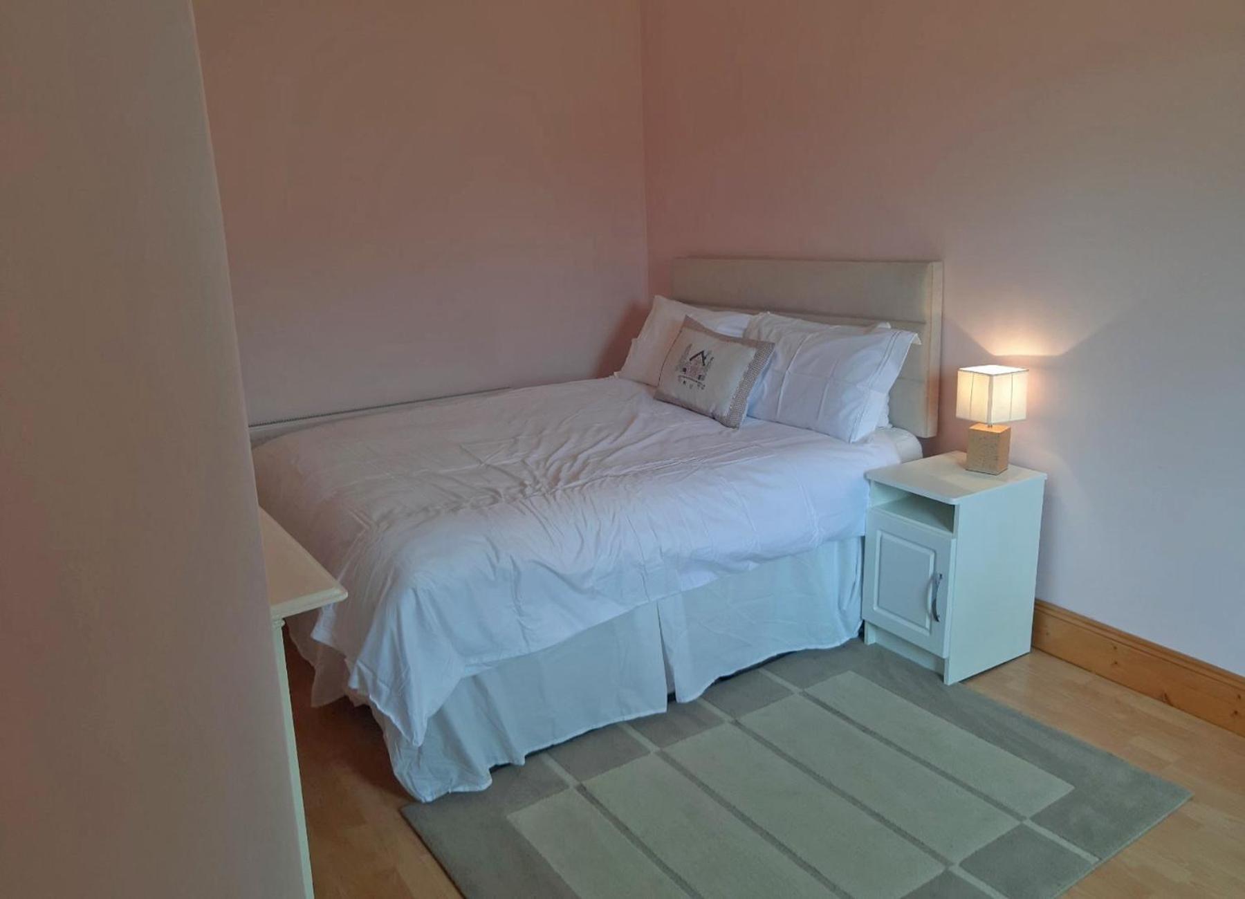 Four-Bedroom House photo 3