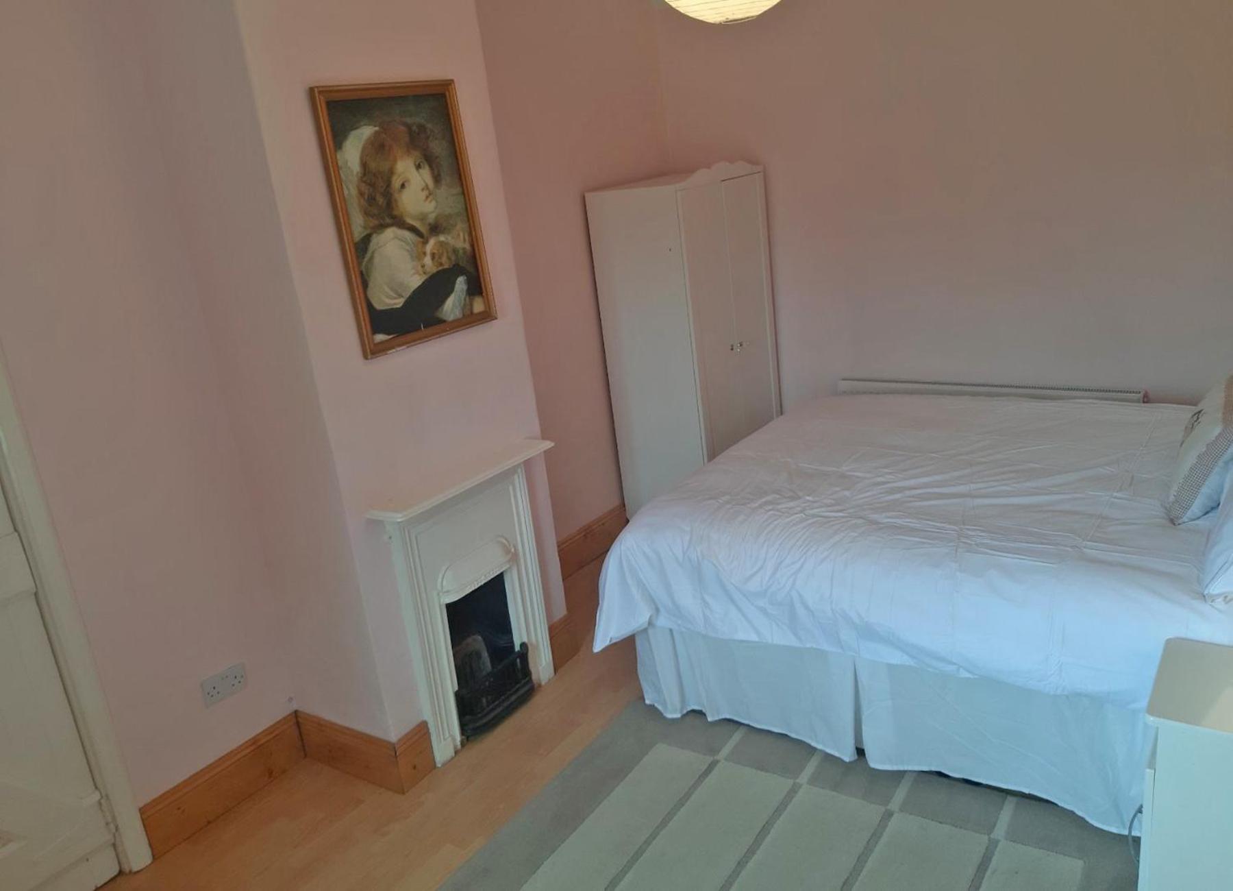Four-Bedroom House photo 2