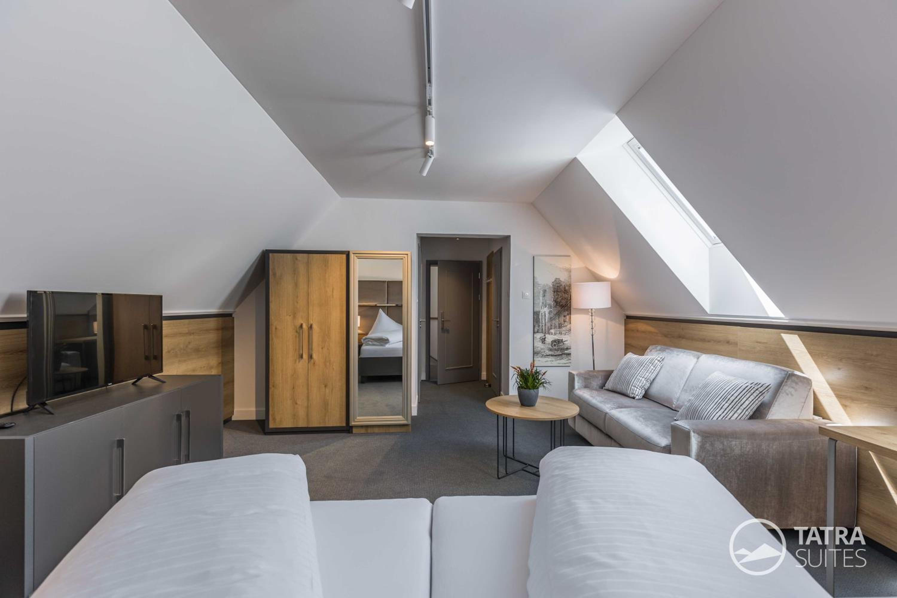 One-Bedroom Apartment - Photo 4