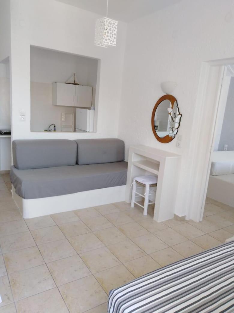 One-Bedroom Apartment with Side Sea View photo 3