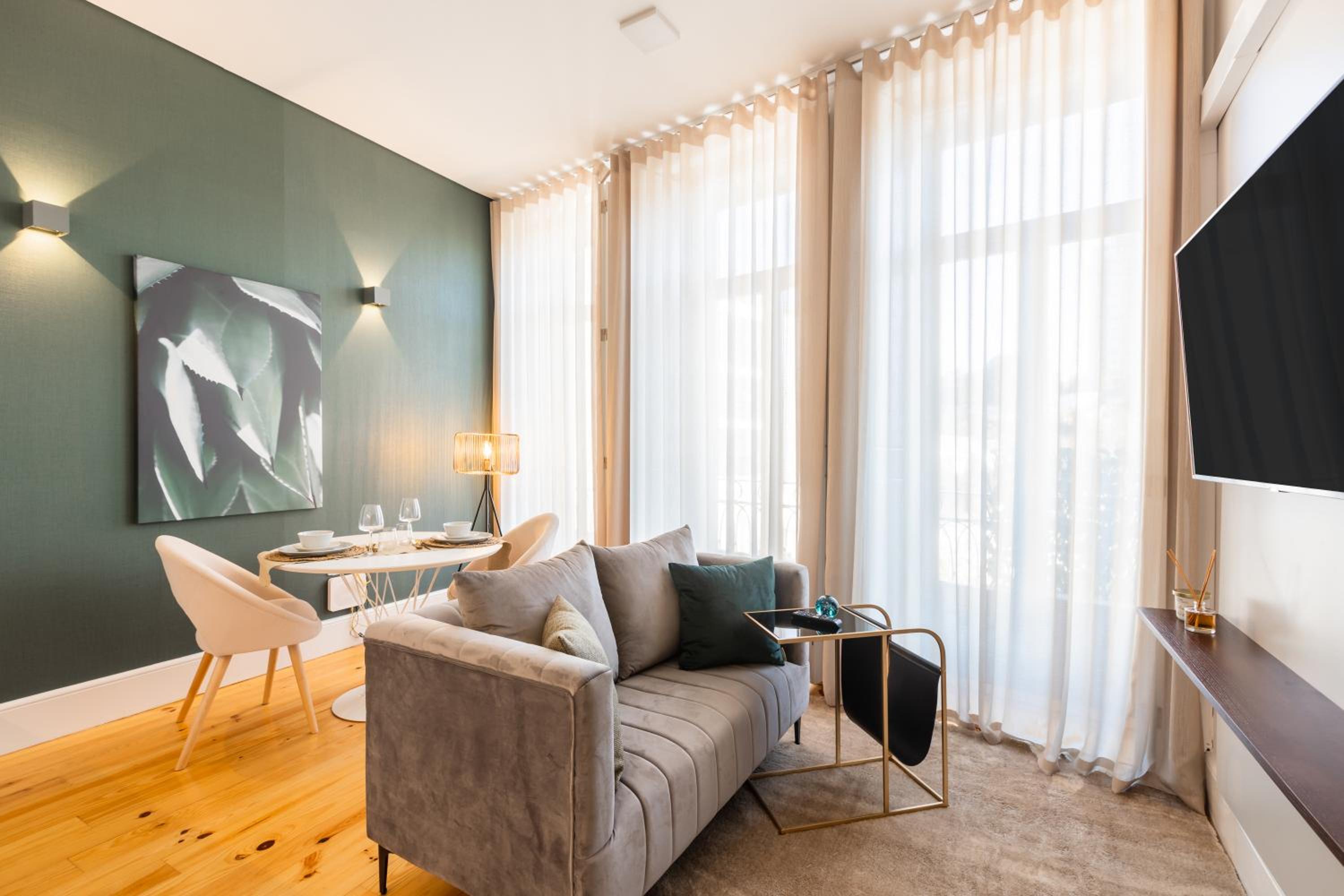Studio Apartment