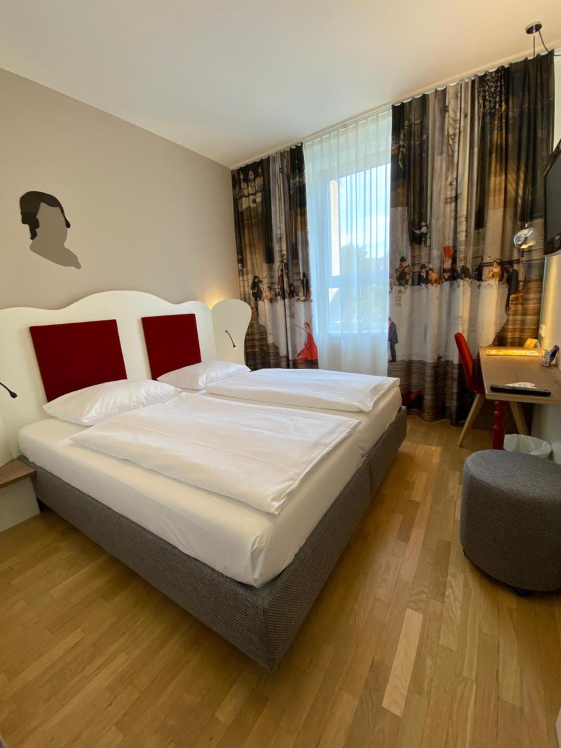 Two-Bedroom Apartment - Photo 9