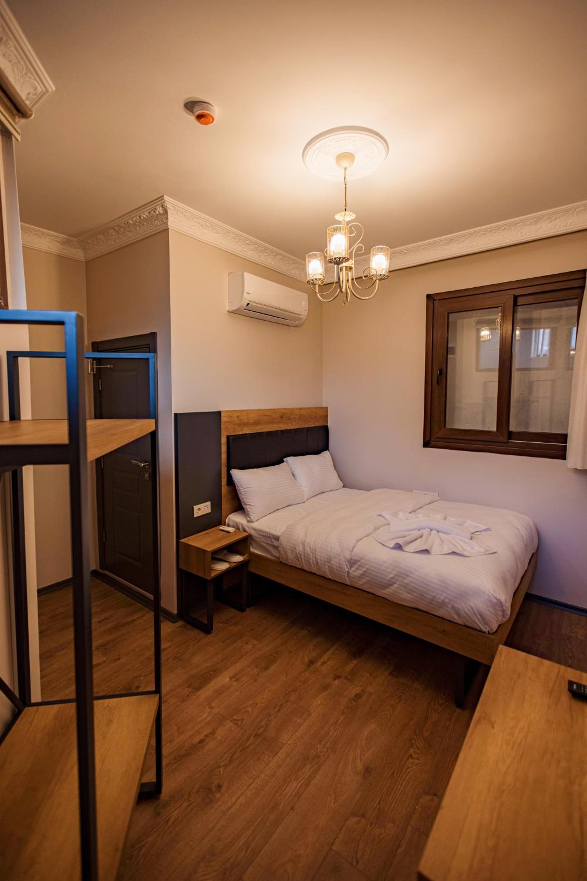 Economy Double Room photo 1