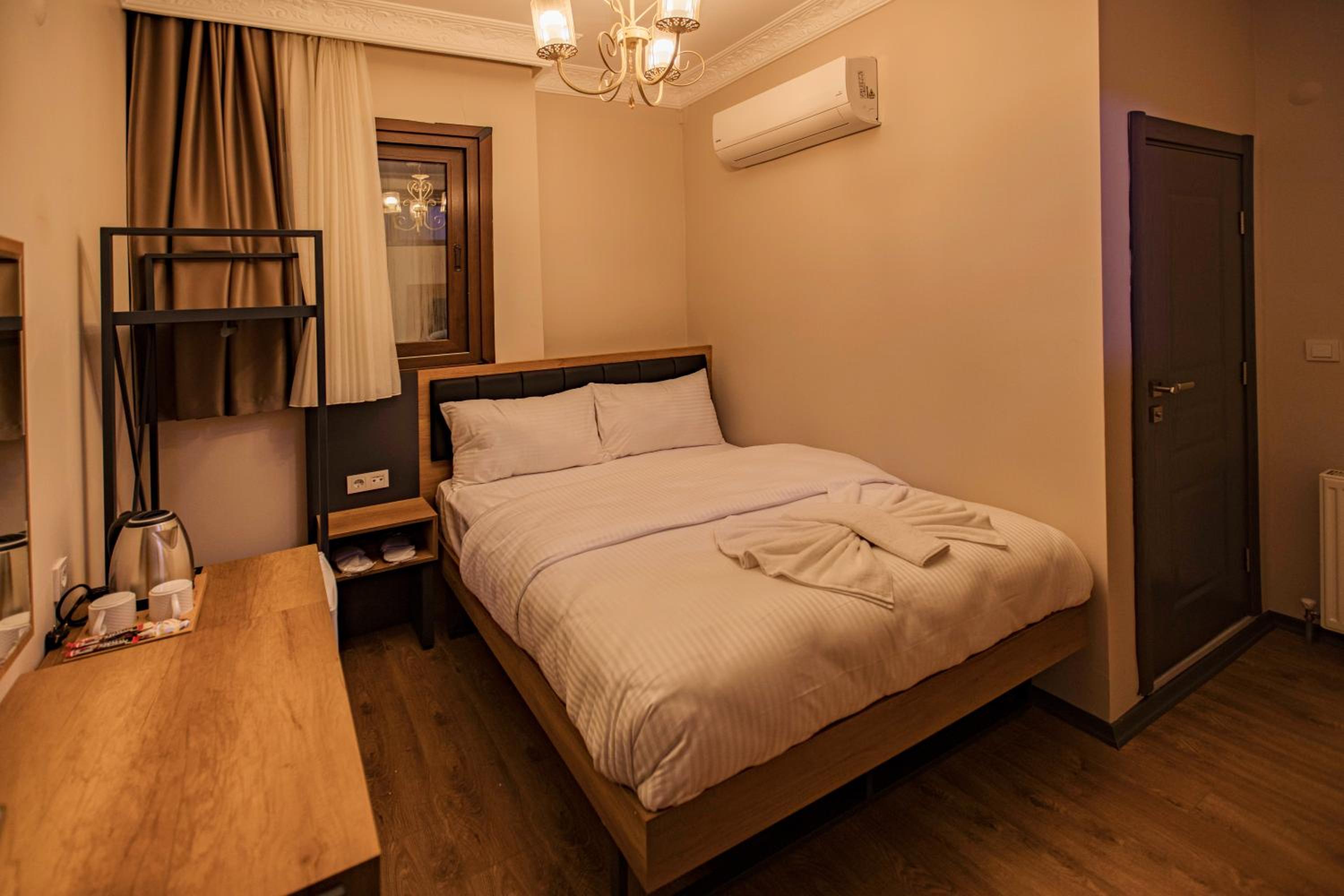 Economy Double Room photo 2