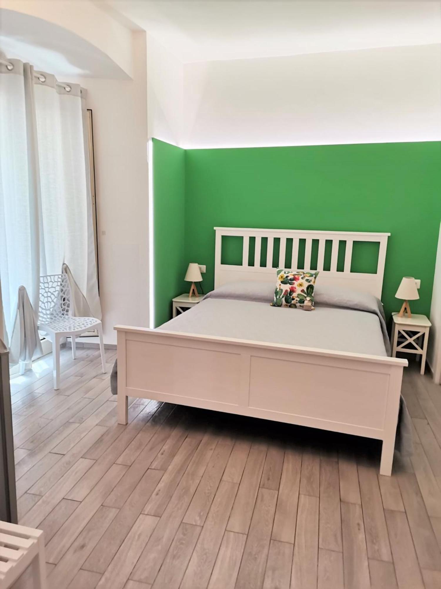 Double Room with Private Bathroom - Photo 1