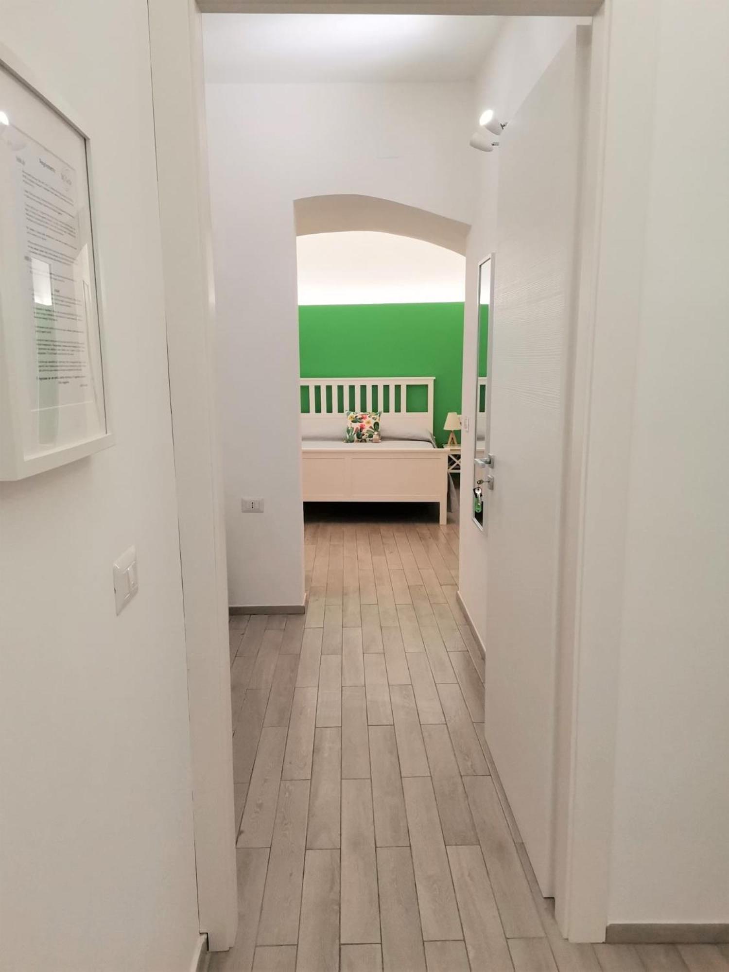 Double Room with Private Bathroom - Photo 11