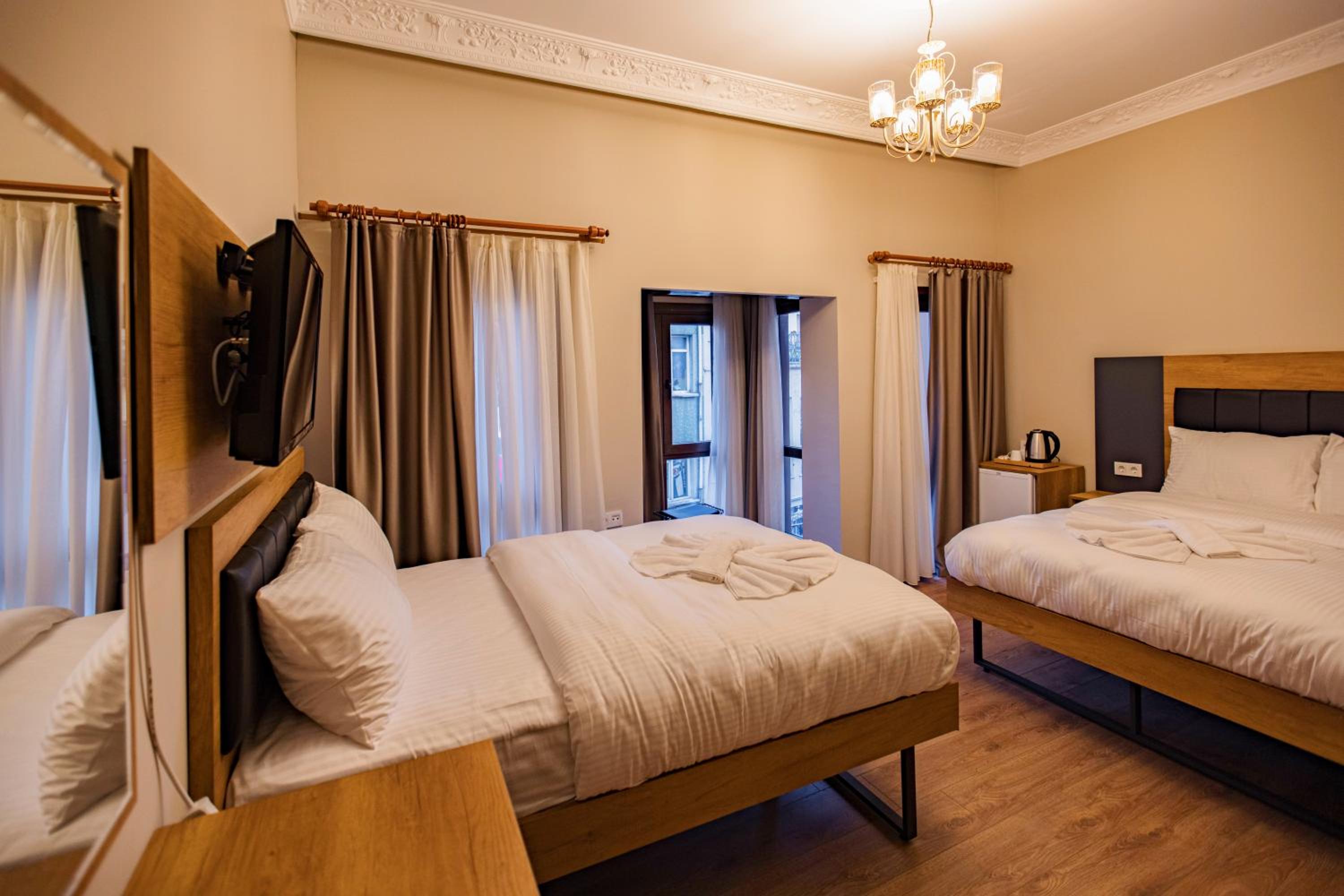 Superior Quadruple Room photo 3