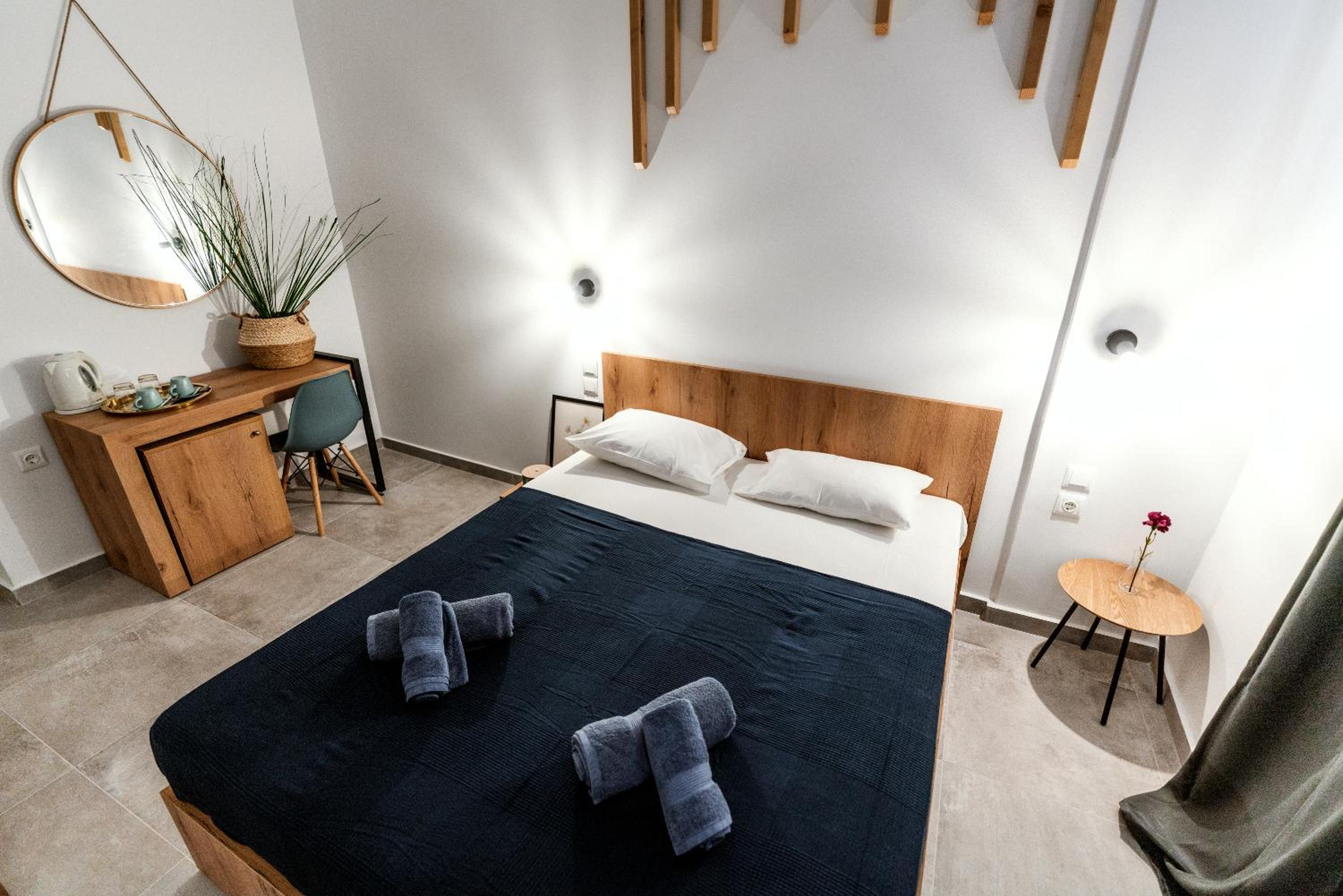 Budget Double Room photo 2
