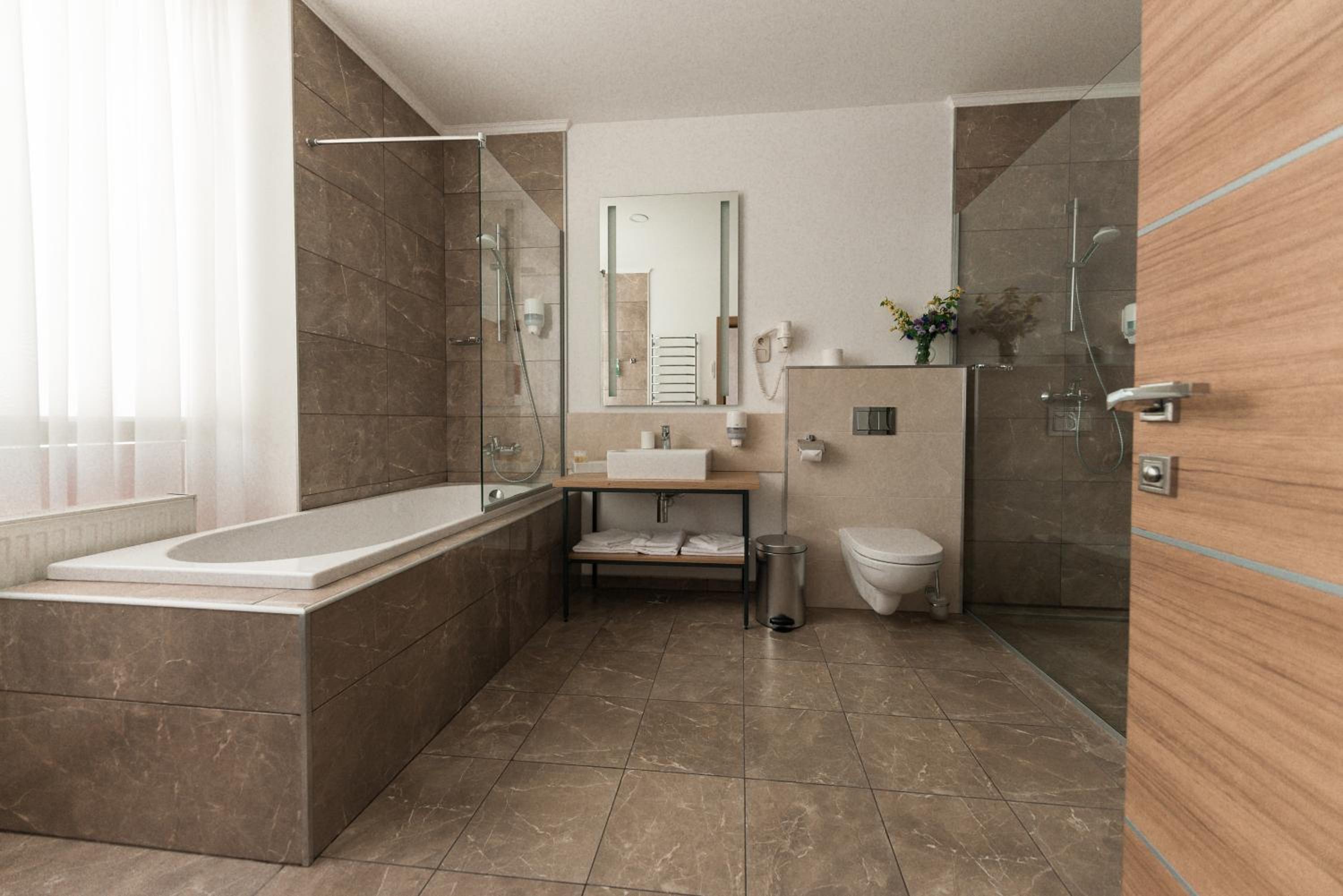 Deluxe Double Room With Free Access to the Spa photo 2