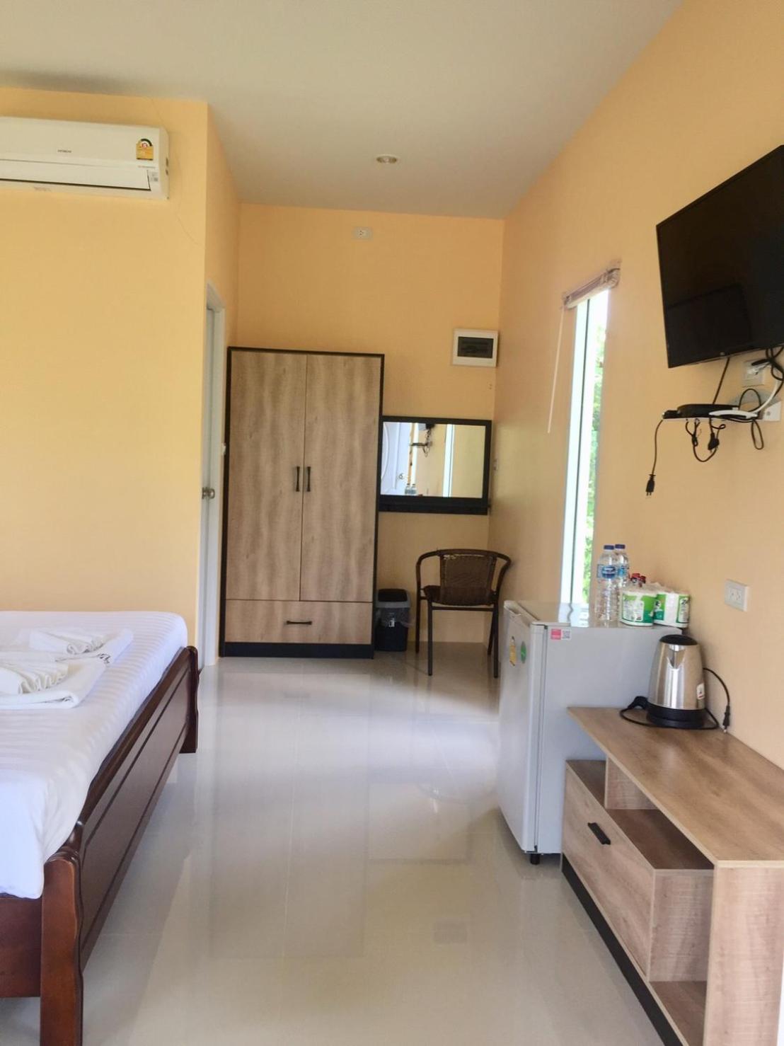 Deluxe King Room - Photo 1