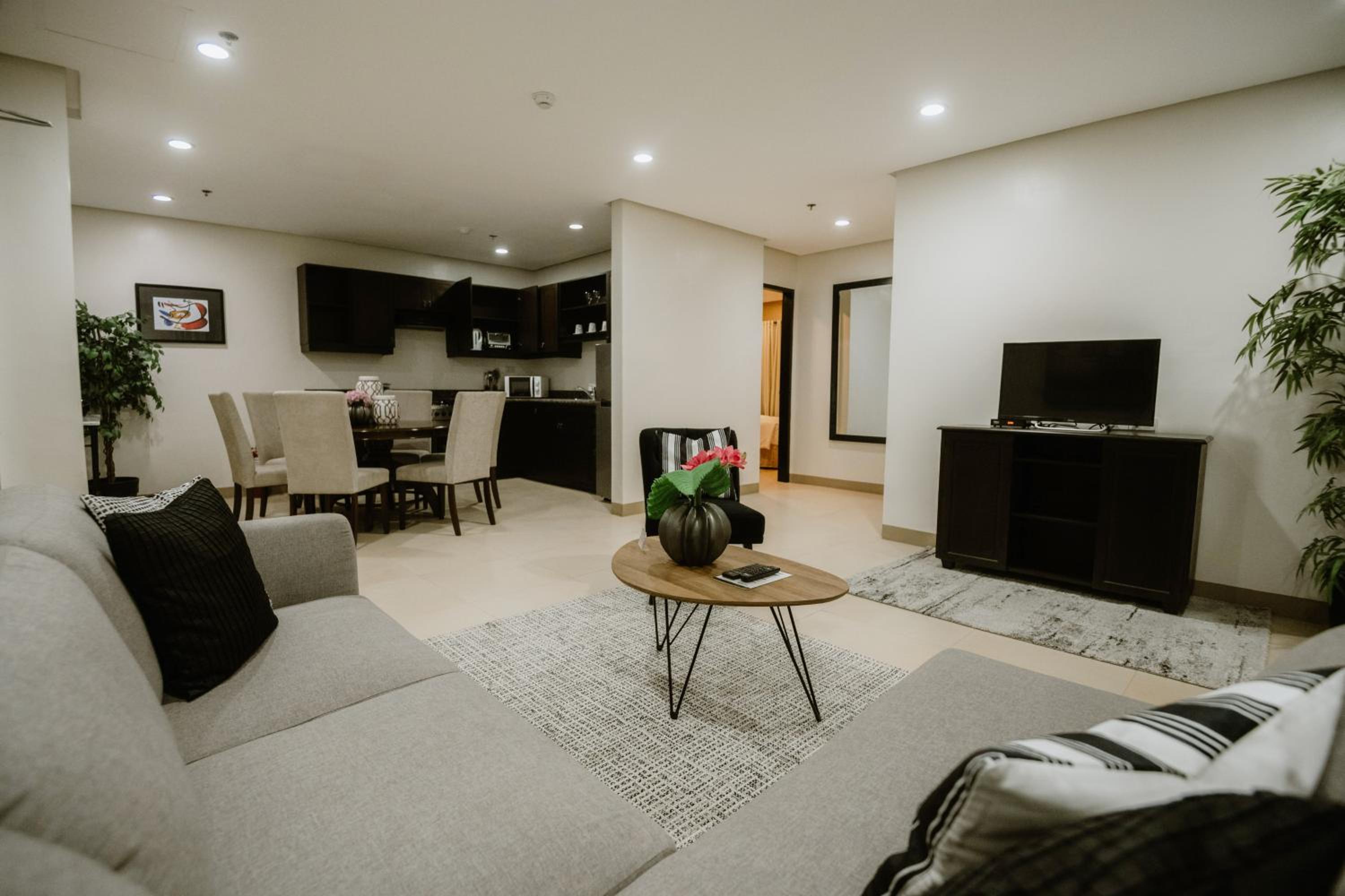 Two-Bedroom Premier photo 3