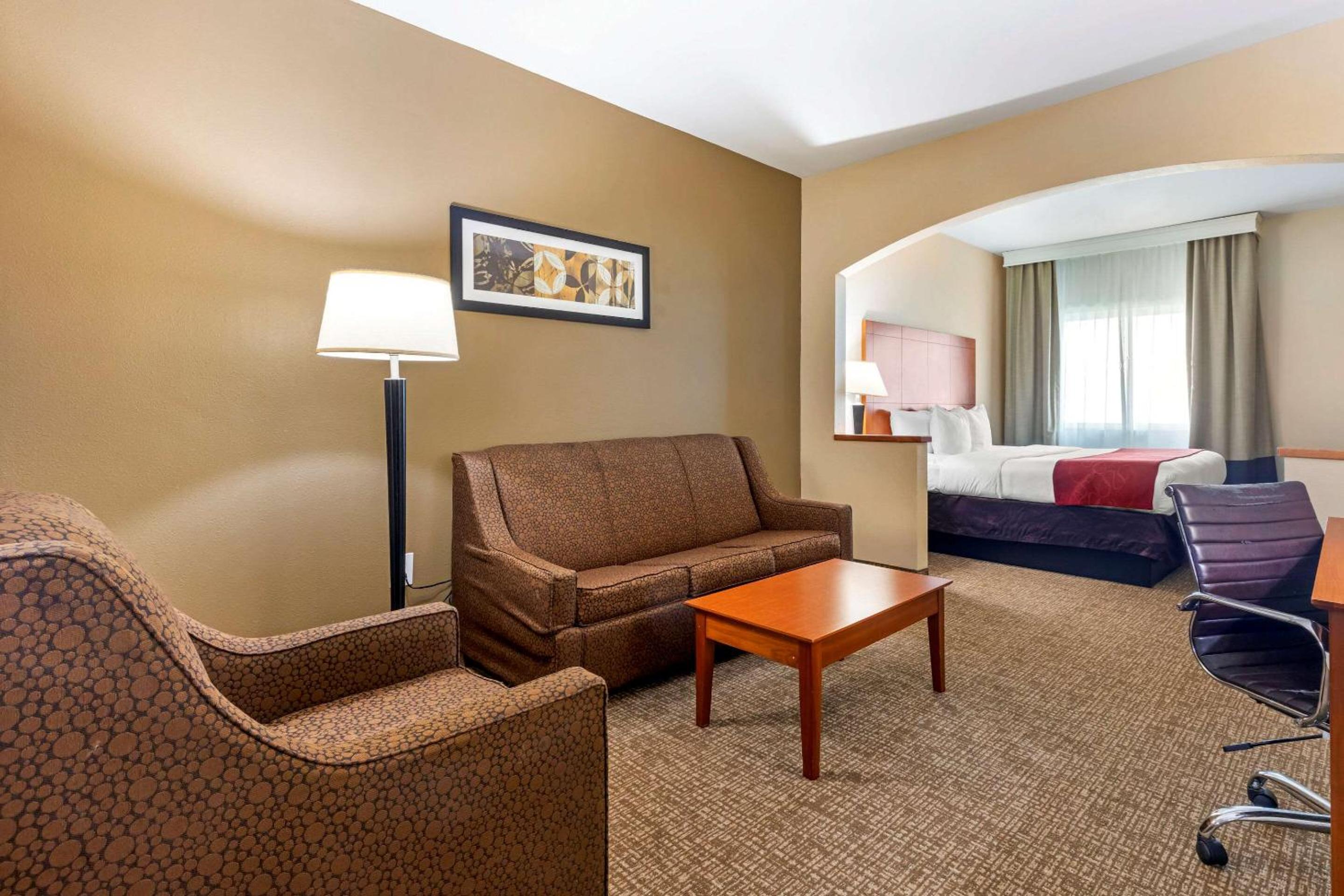 King Suite - Disability Access/Non-Smoking - Photo 1