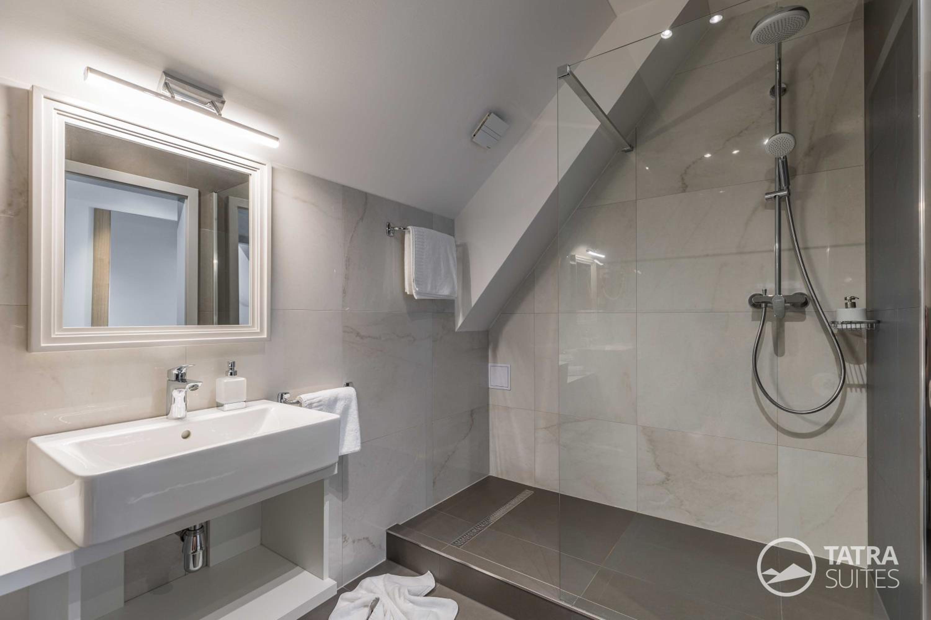 Family Suite - Photo 9