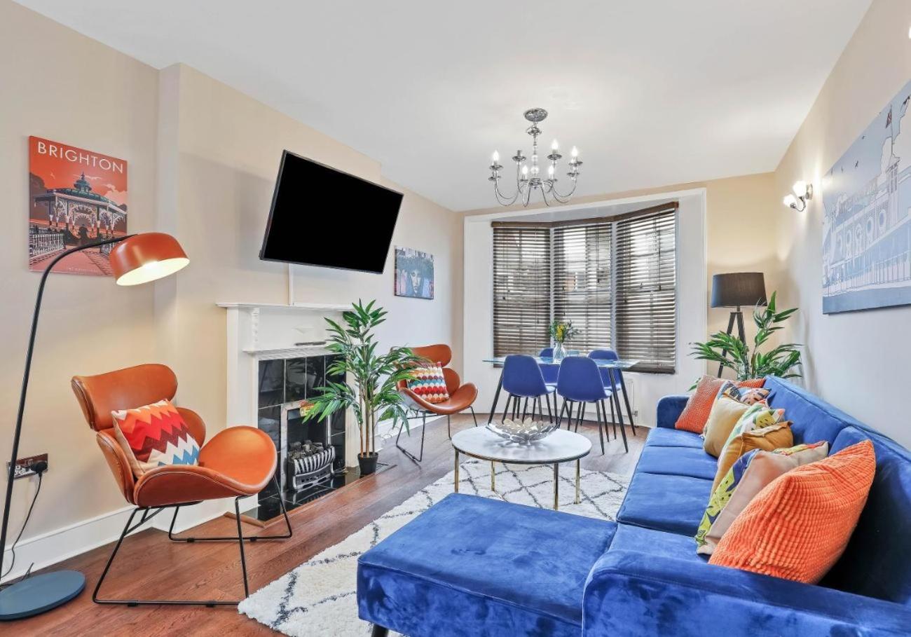 Three-Bedroom Apartment - Photo 3