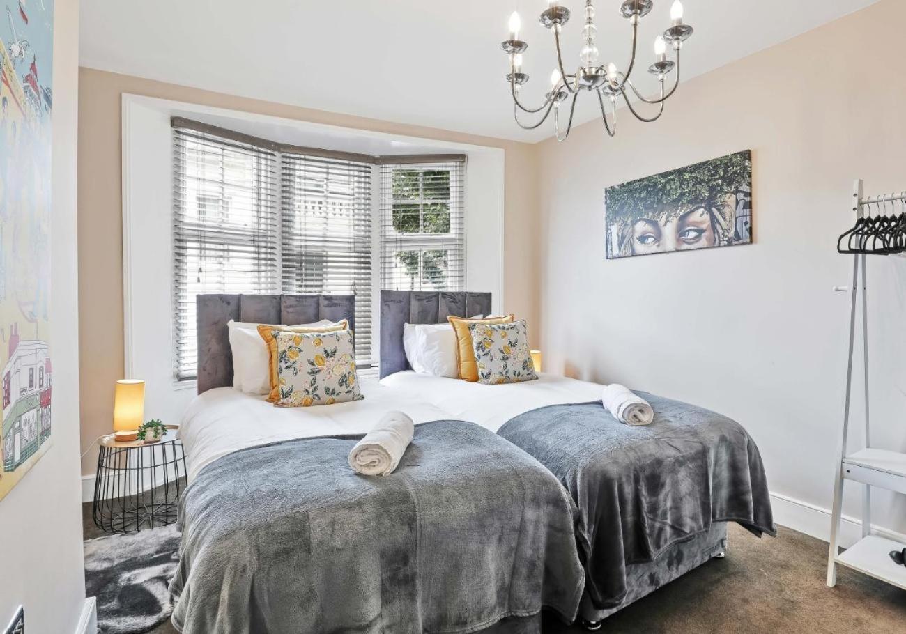 Three-Bedroom Apartment - Photo 14