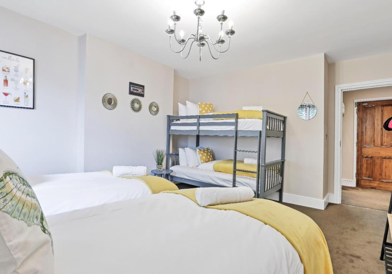Three-Bedroom Apartment - Photo 19