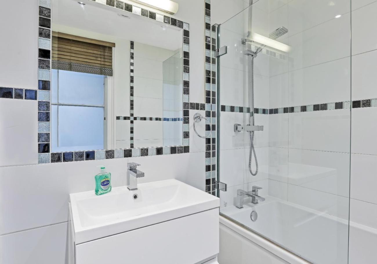 Three-Bedroom Apartment - Photo 24