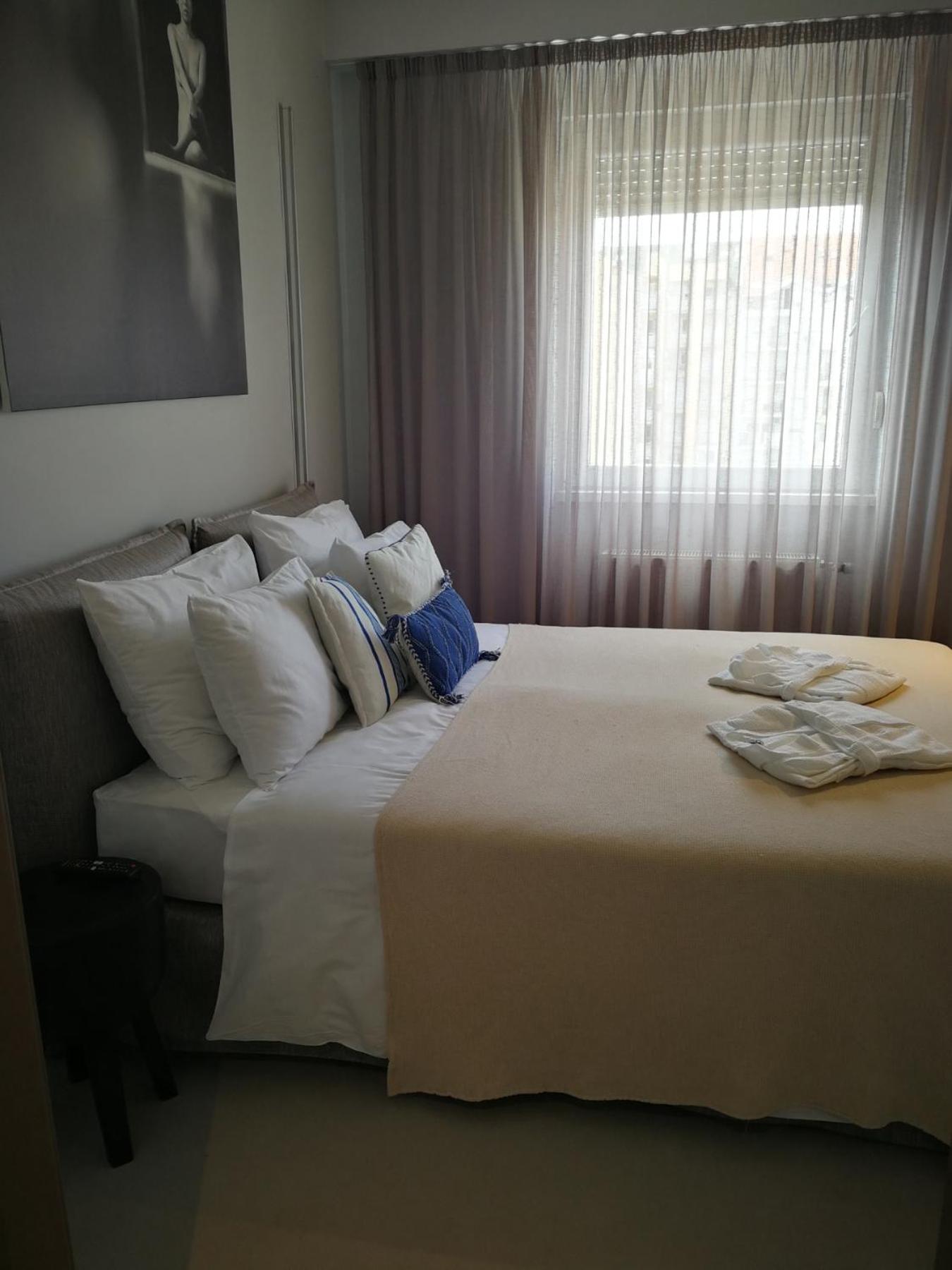 Queen Suite with Spa Bath - Photo 6