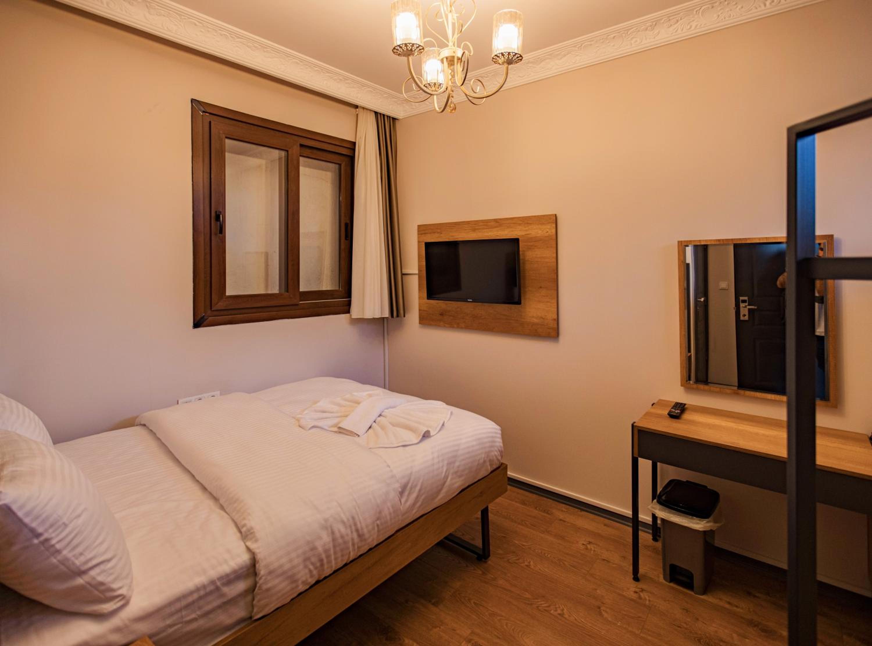Economy Double Room photo 3