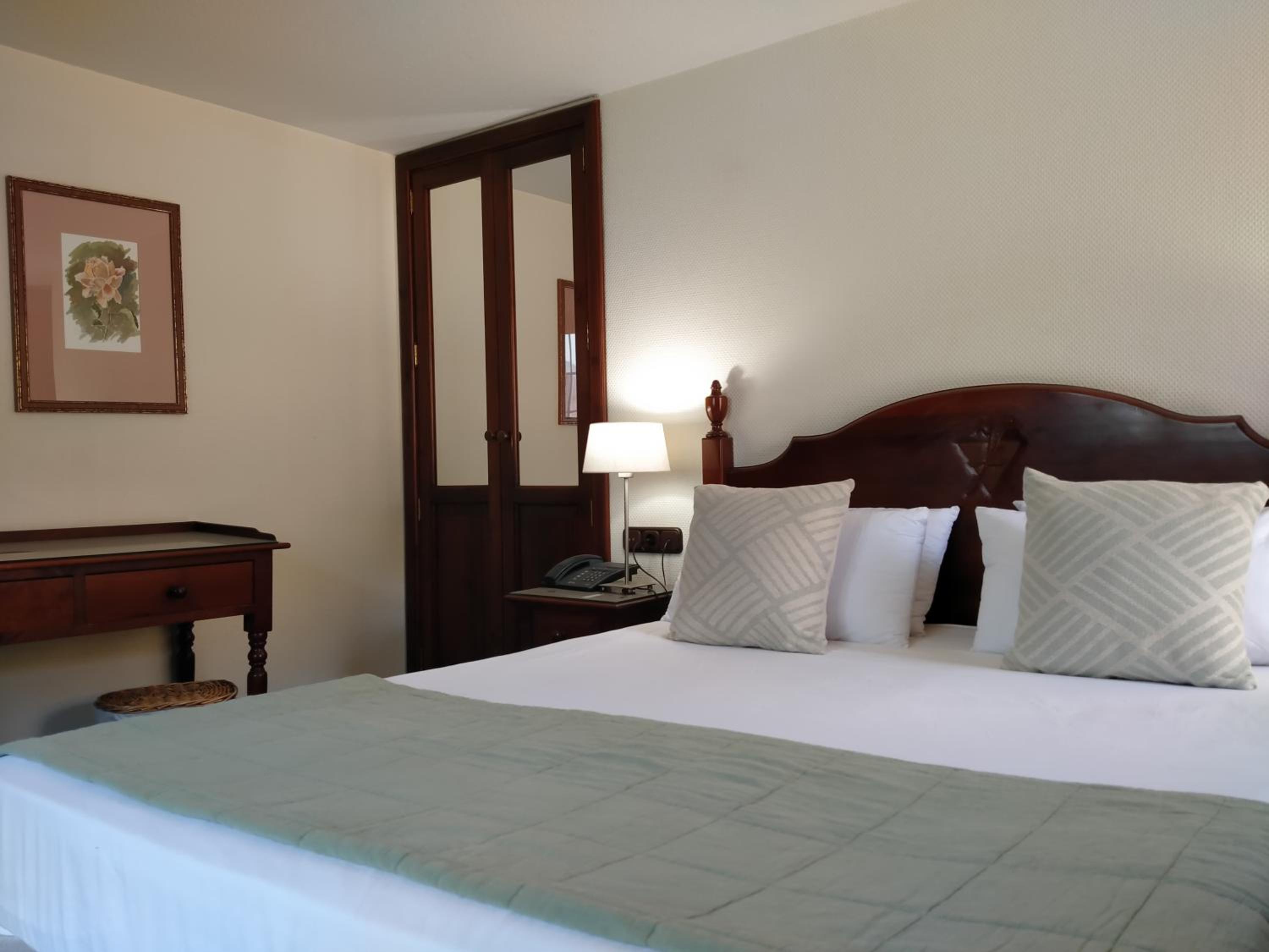 Habitación Doble Estándar o con Dos Camas Individuales.