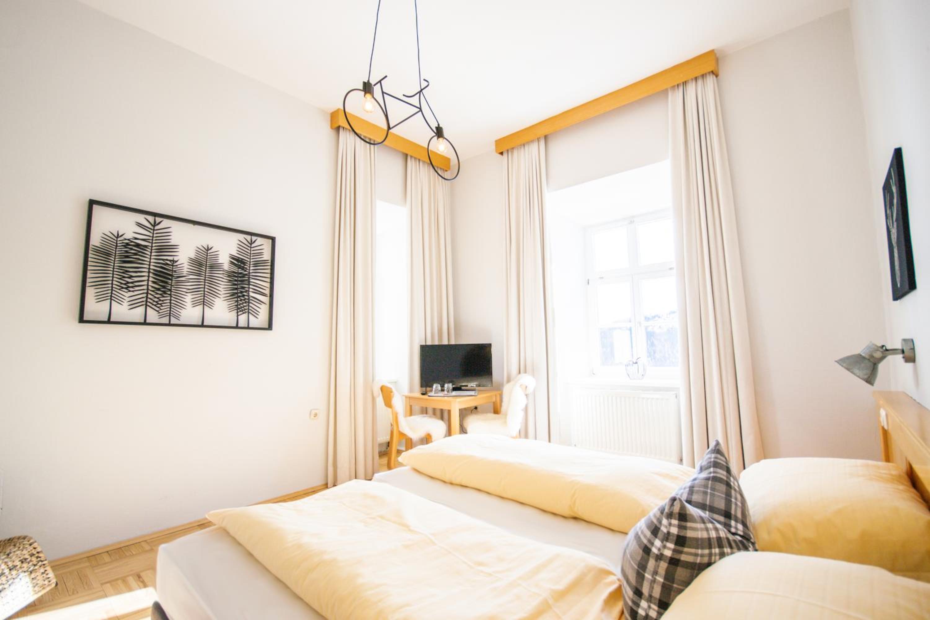 Double or Twin Room with Mountain View photo 3