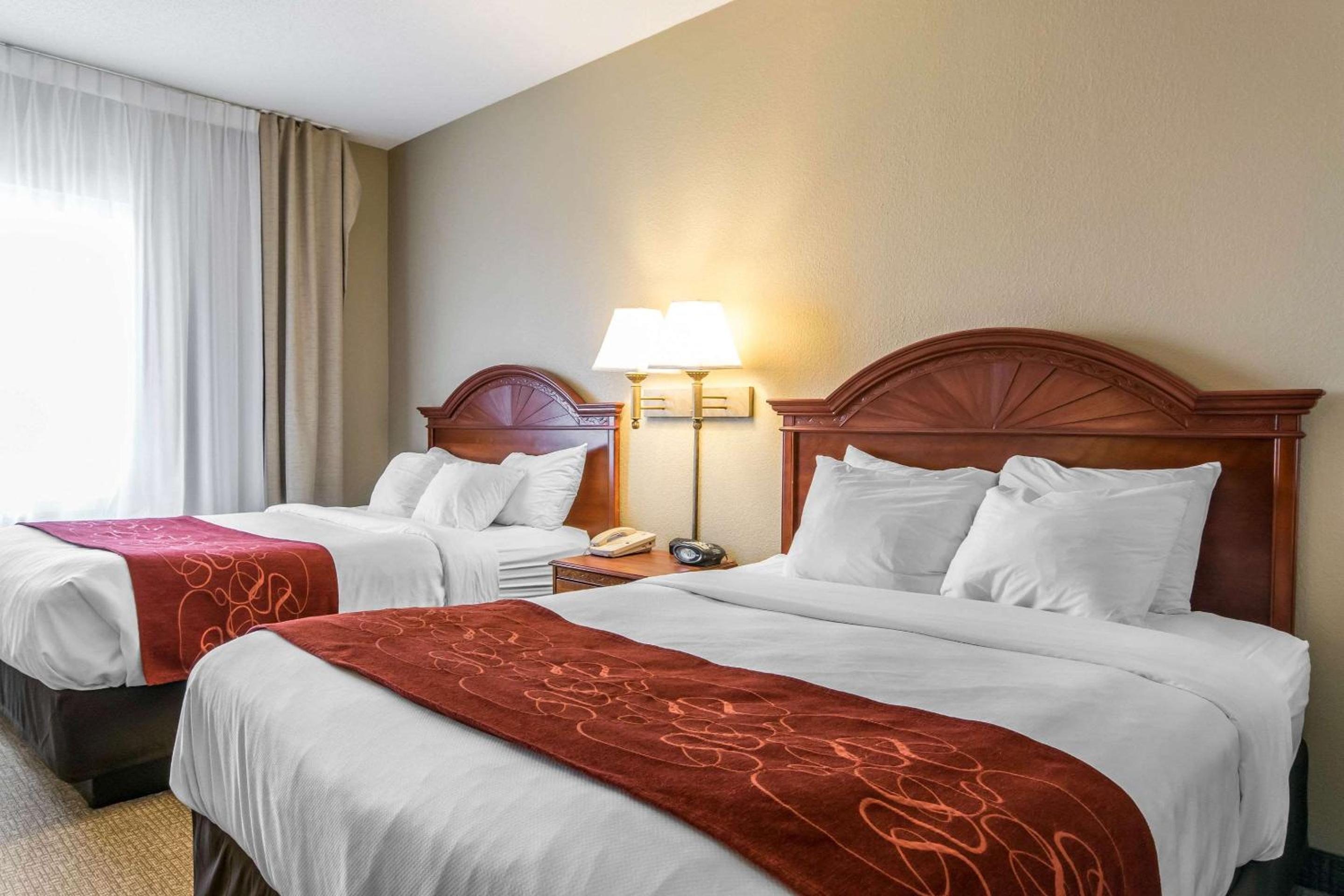 Queen Suite with Two Queen Beds and Accessible Tub - Accessible/Non-Smoking - Photo 1