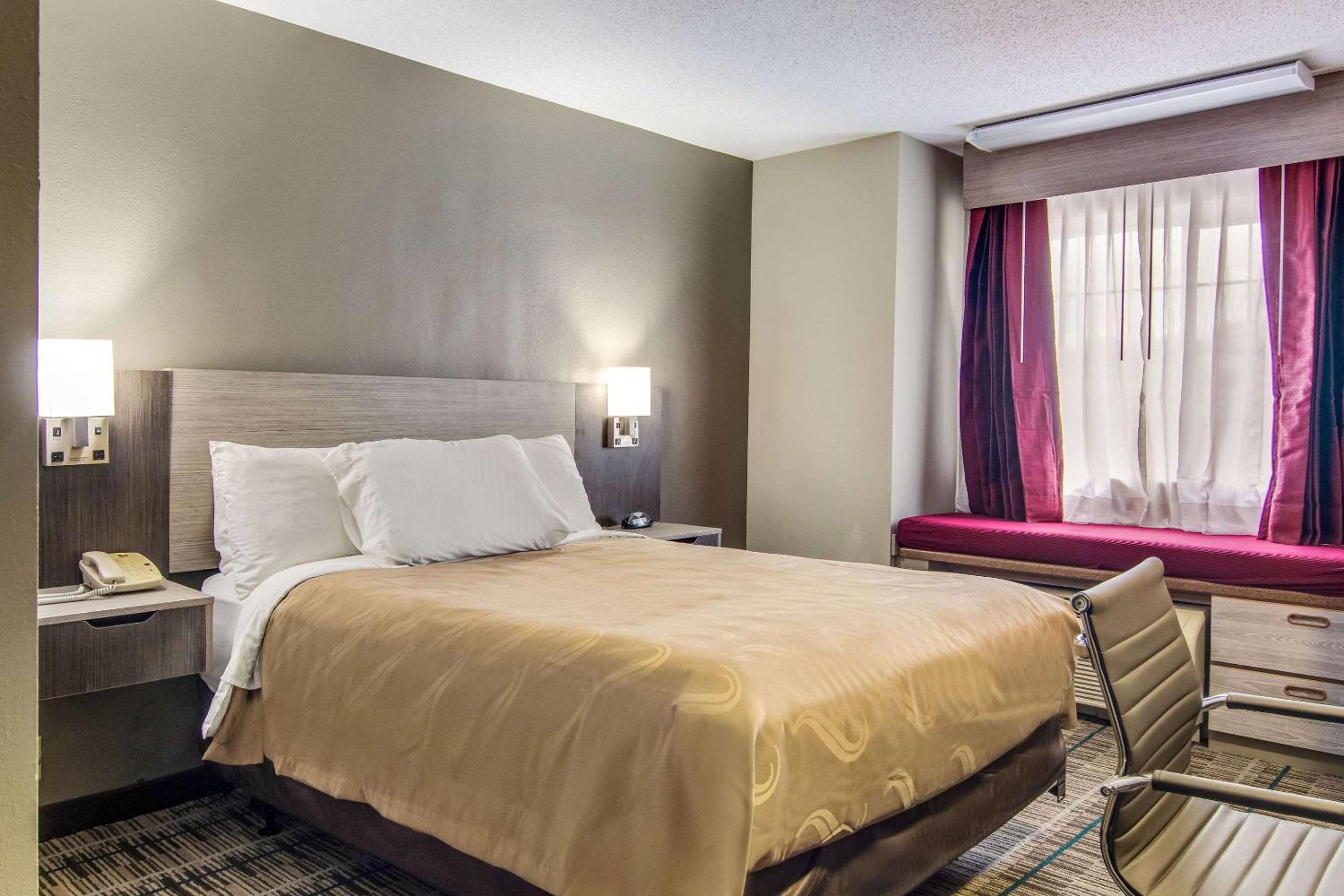 Quality Inn & Suites Grove City-Outlet Mall, Photo 2
